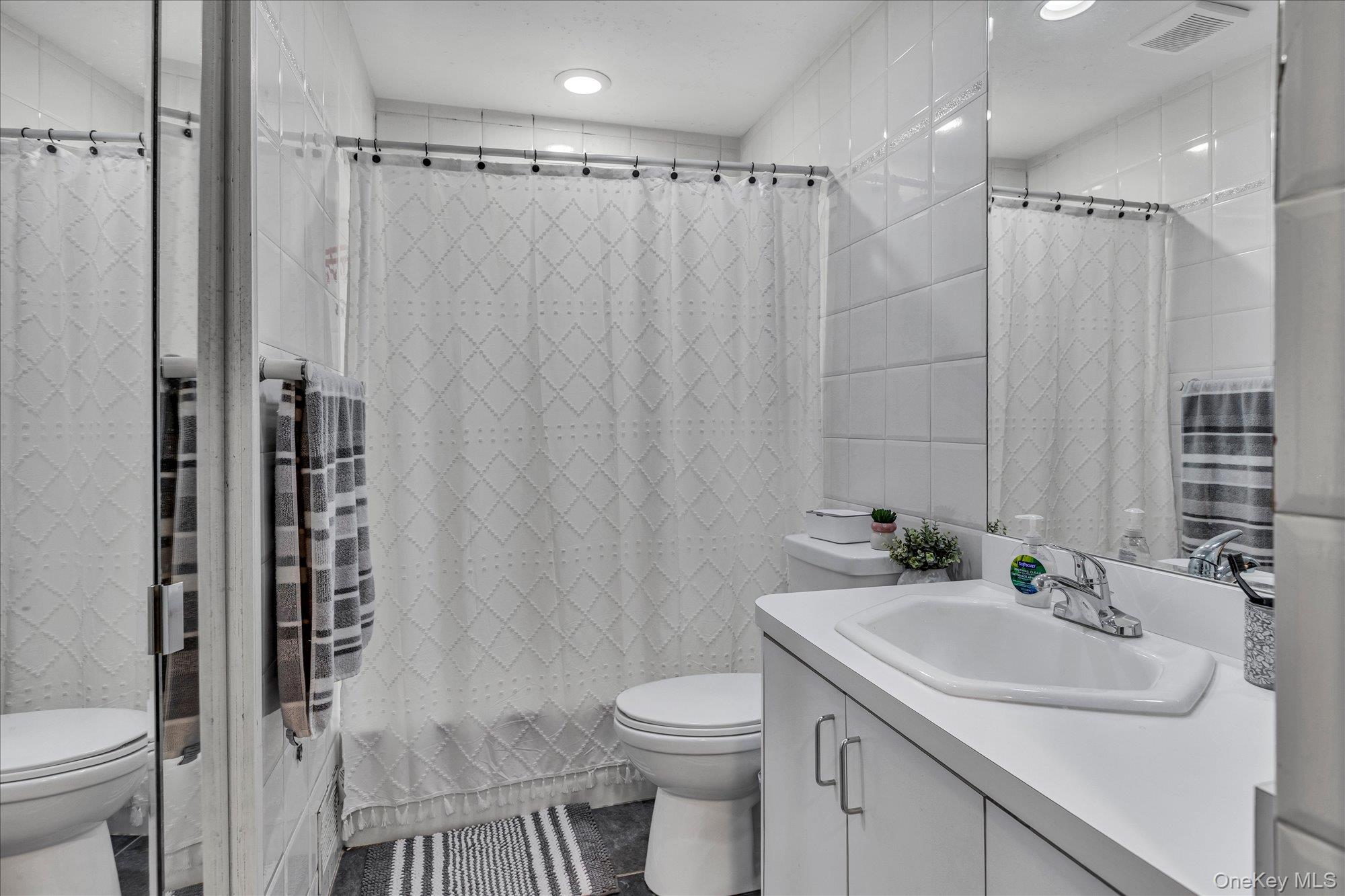 170 W 9th Street Property Photo 13