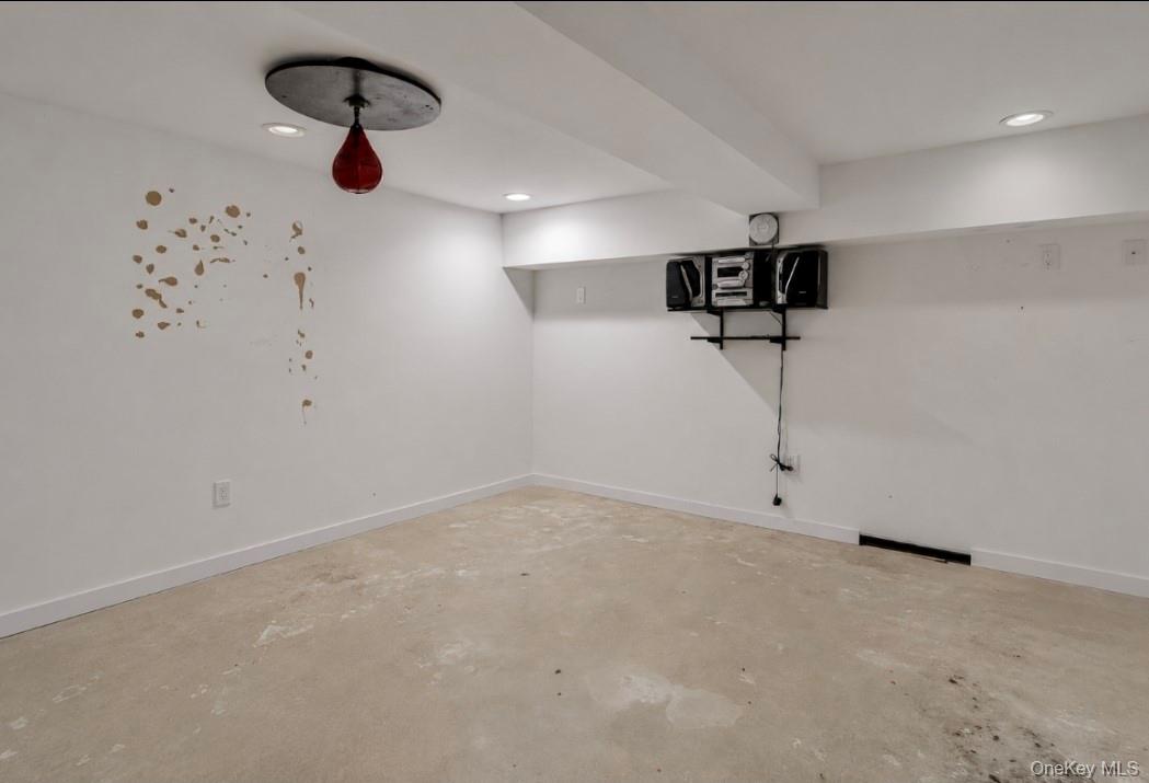 170 W 9th Street Property Photo 18