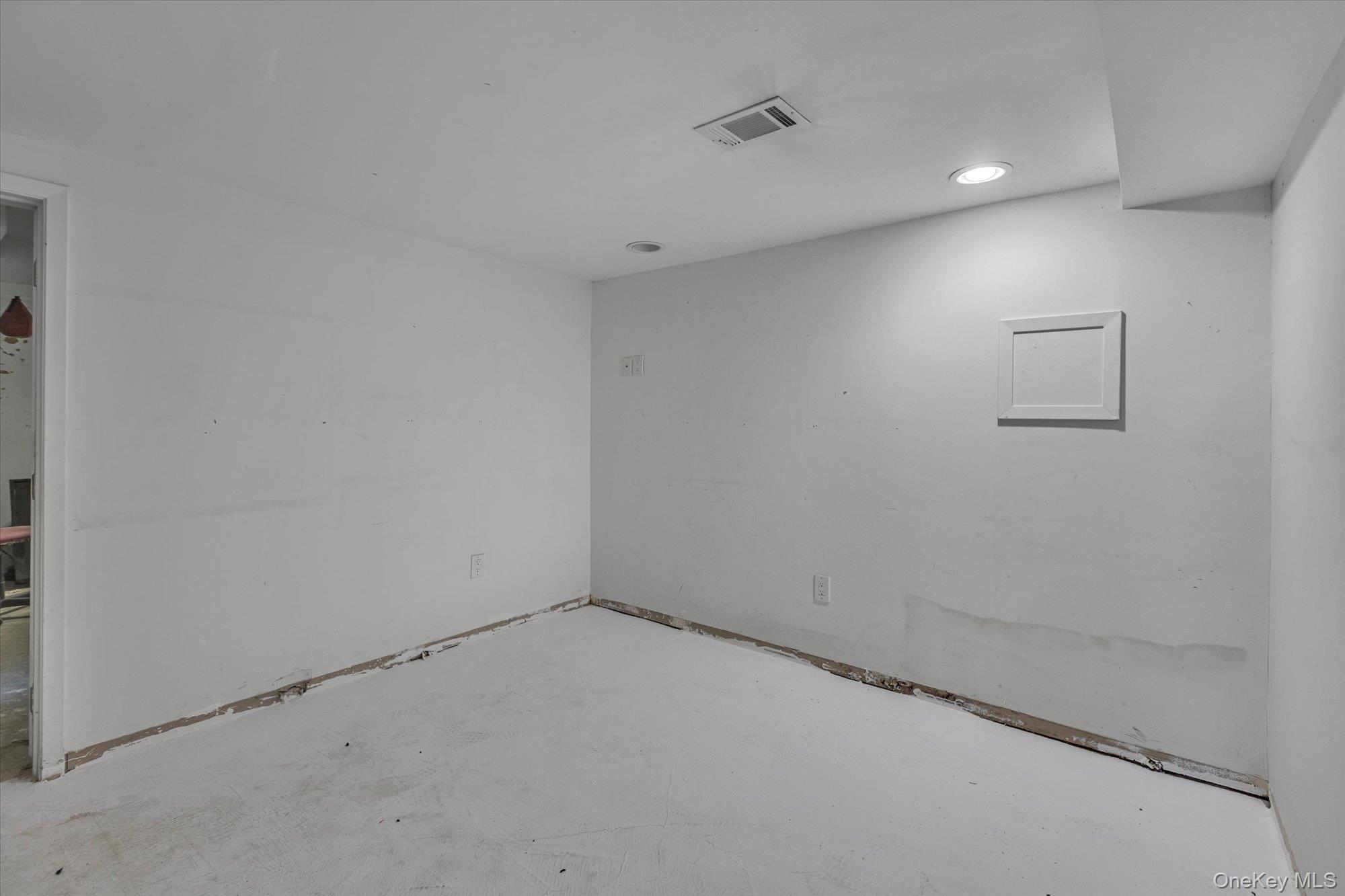 170 W 9th Street Property Photo 19