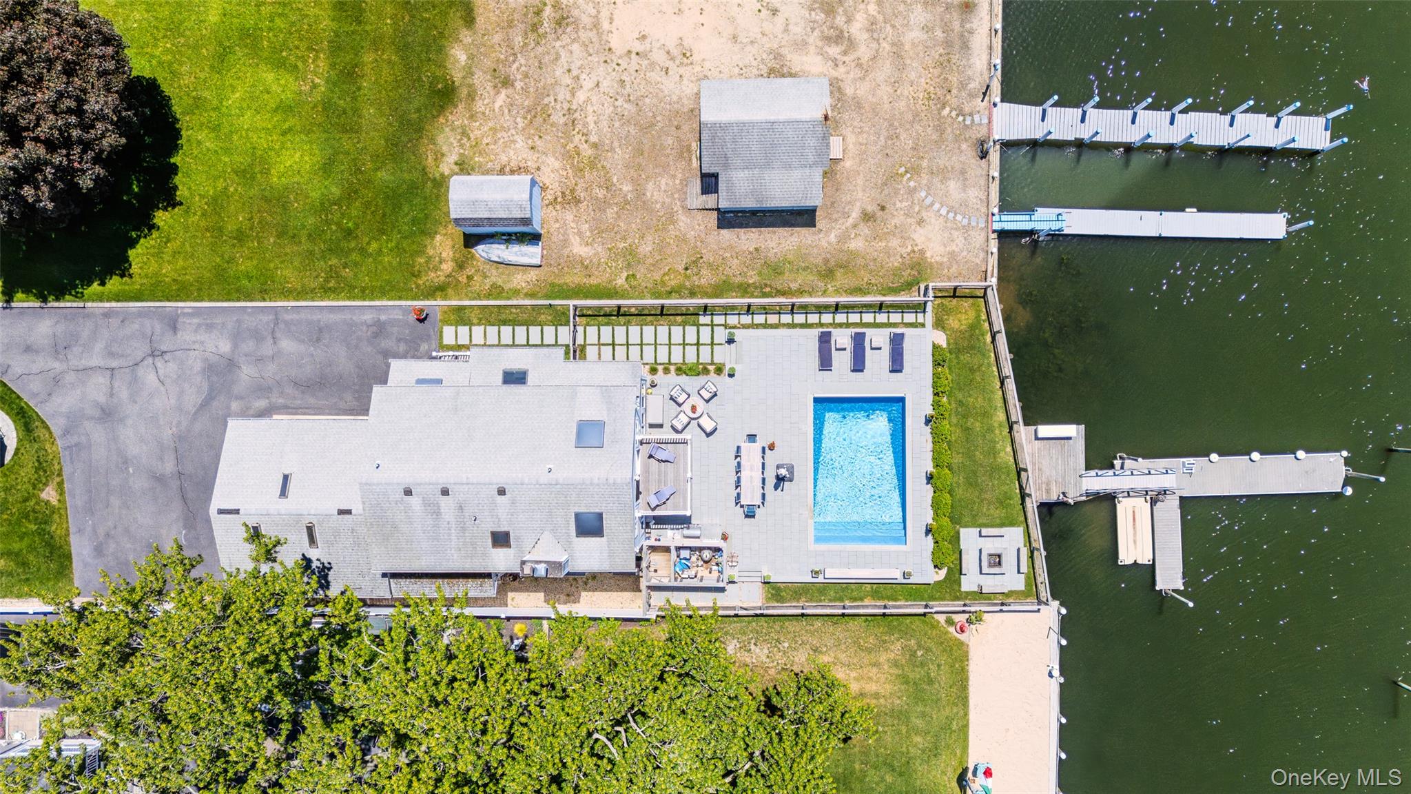 81 Beach Road Property Photo 48