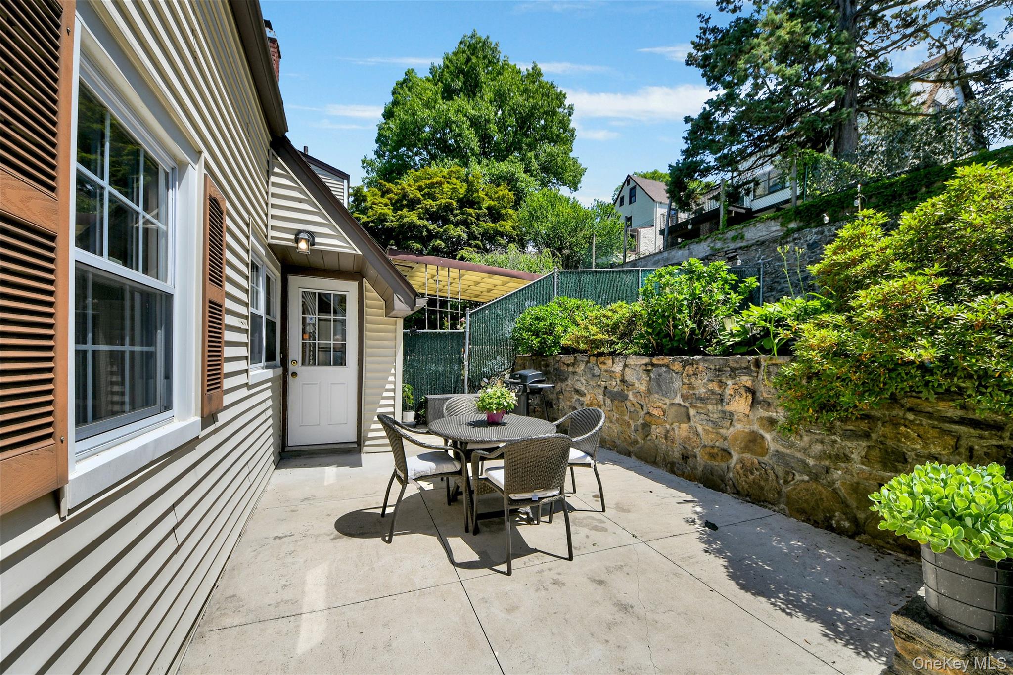 136 Midland Avenue Property Photo 33
