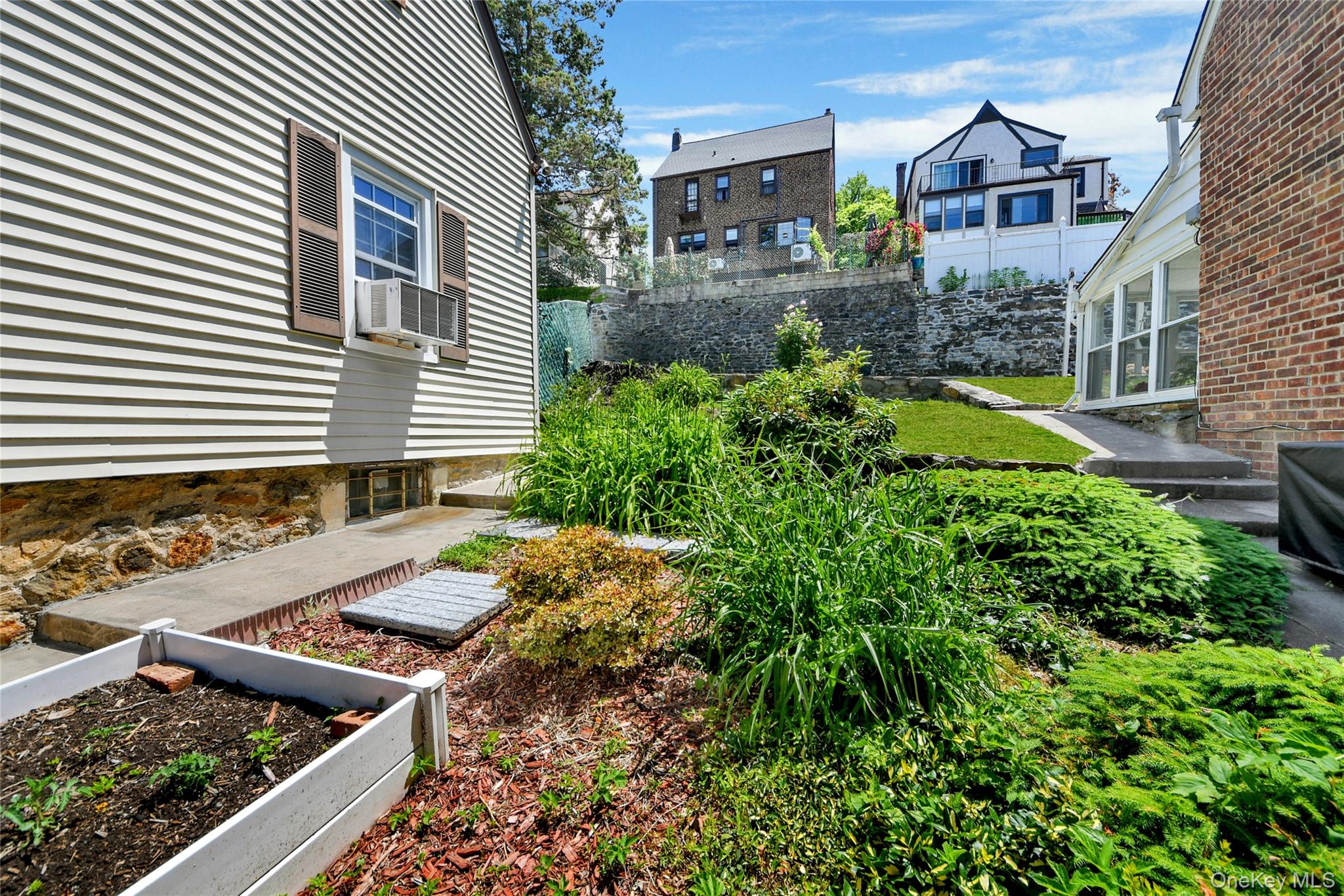 136 Midland Avenue Property Photo 39