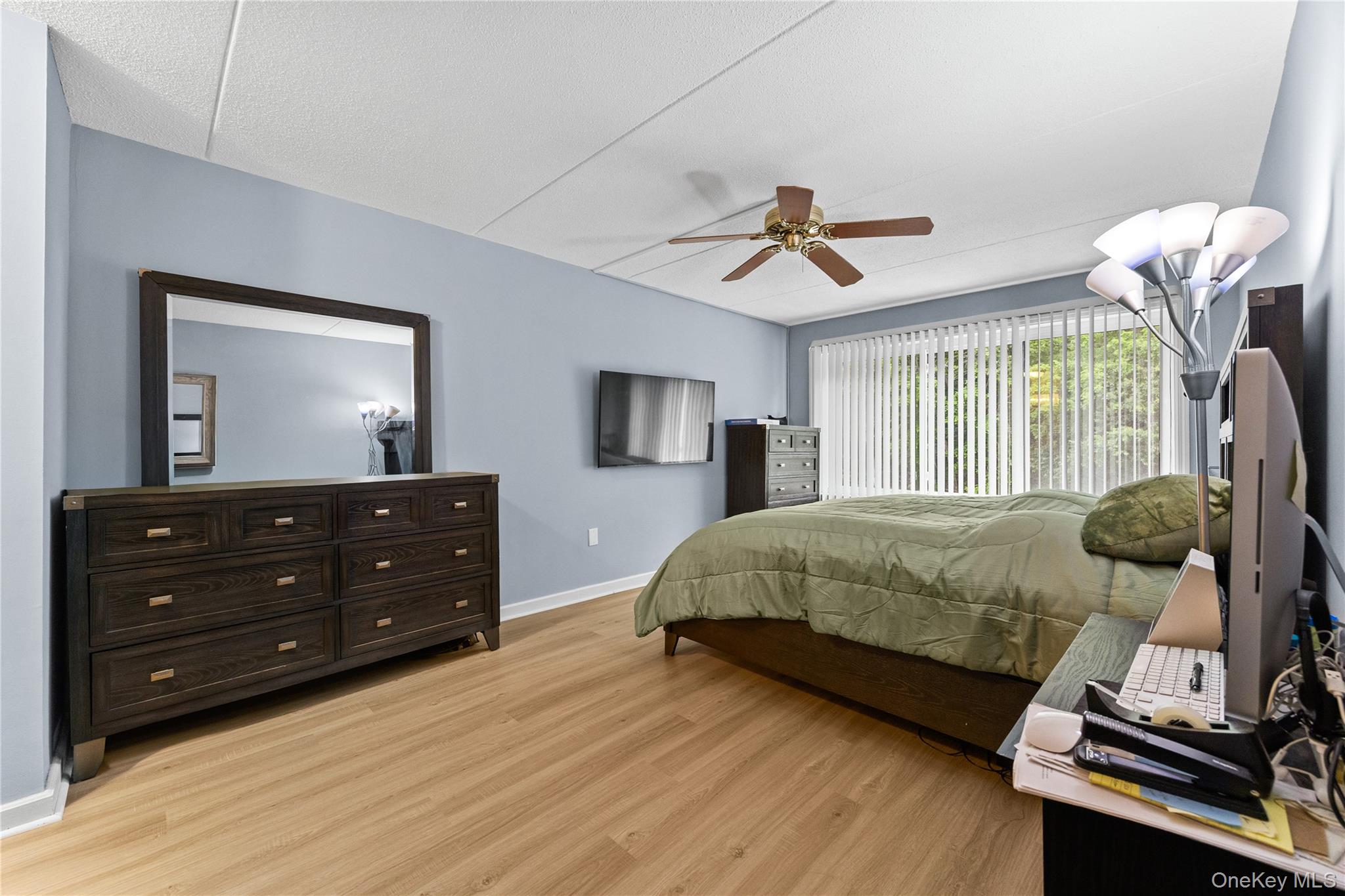 300 High Point Drive 514 Property Photo 12