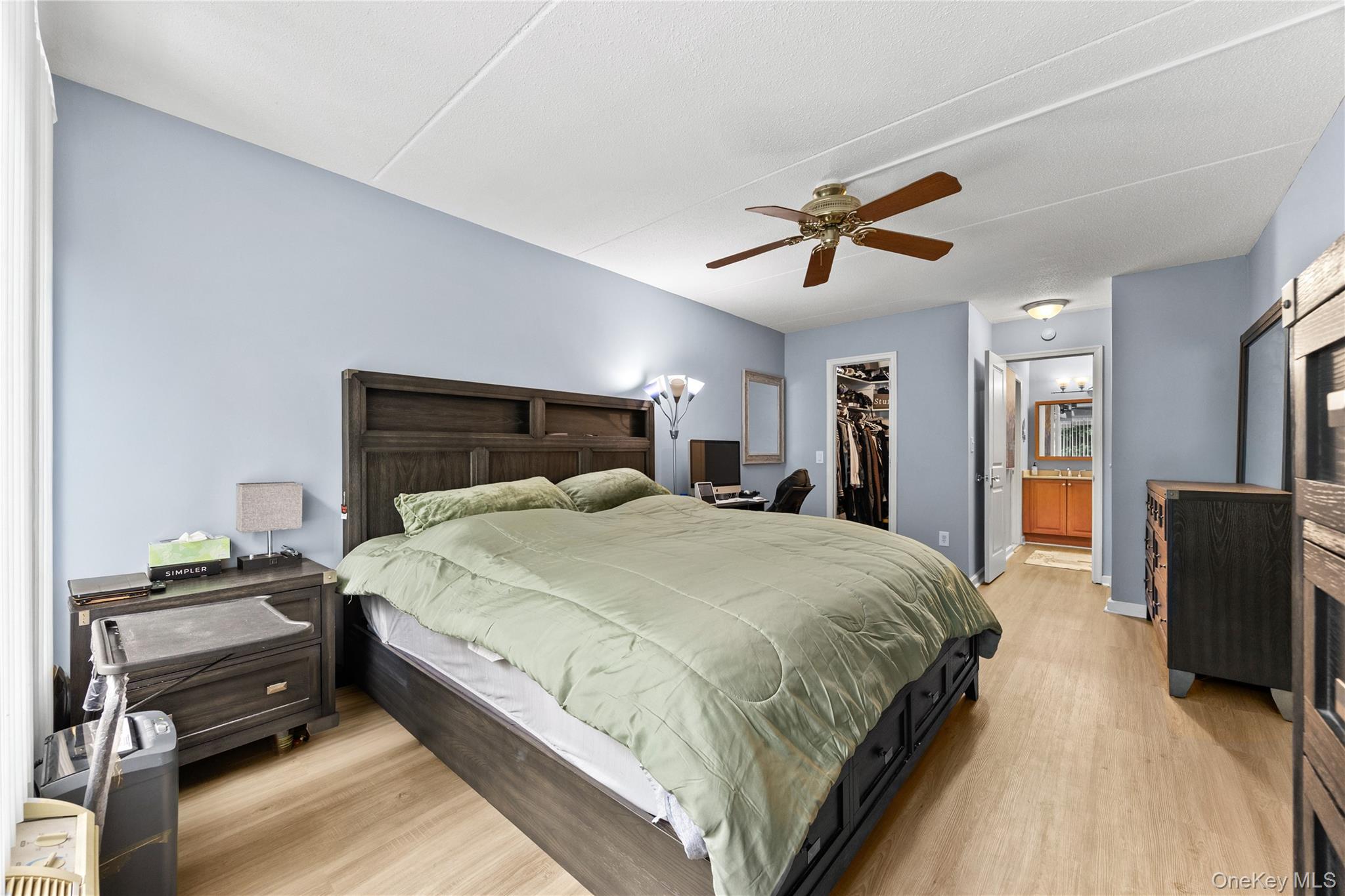 300 High Point Drive 514 Property Photo 13