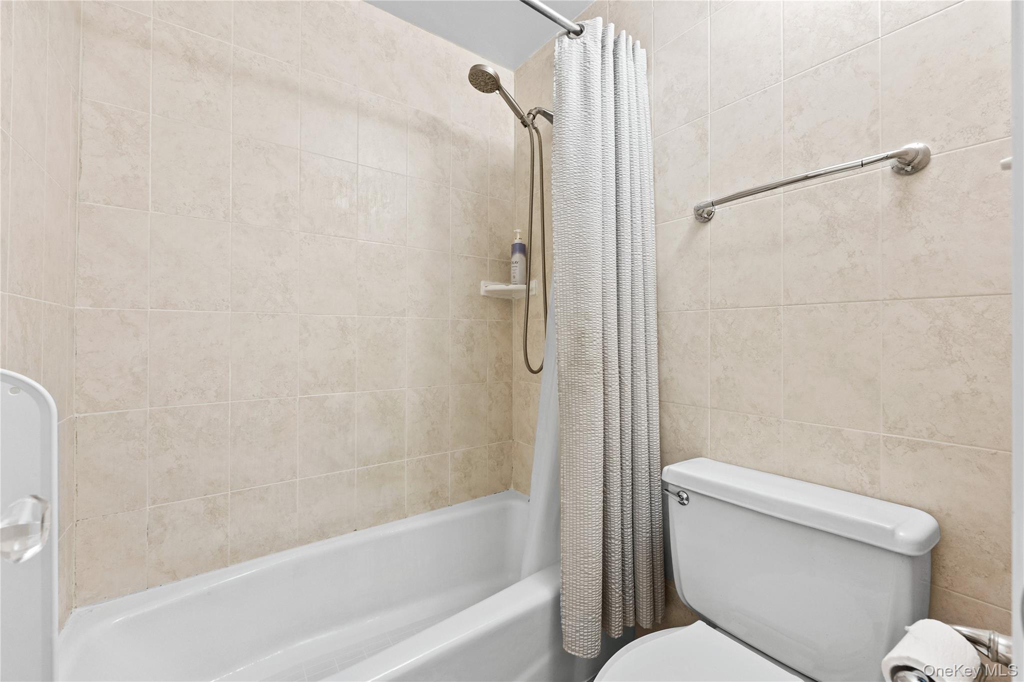 300 High Point Drive 514 Property Photo 16