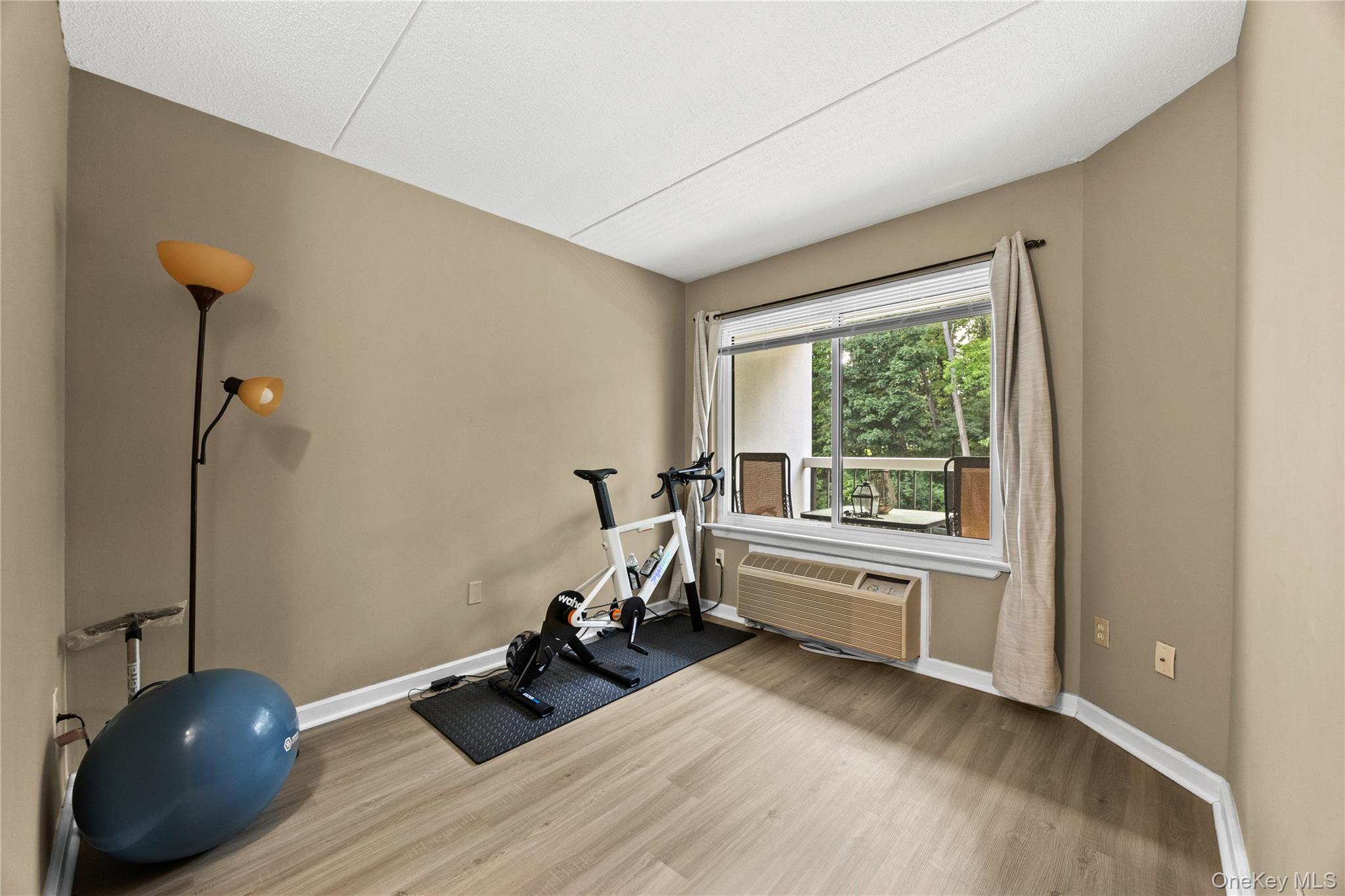 300 High Point Drive 514 Property Photo 18