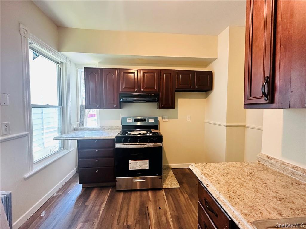 32 Hooker Avenue Property Photo 6