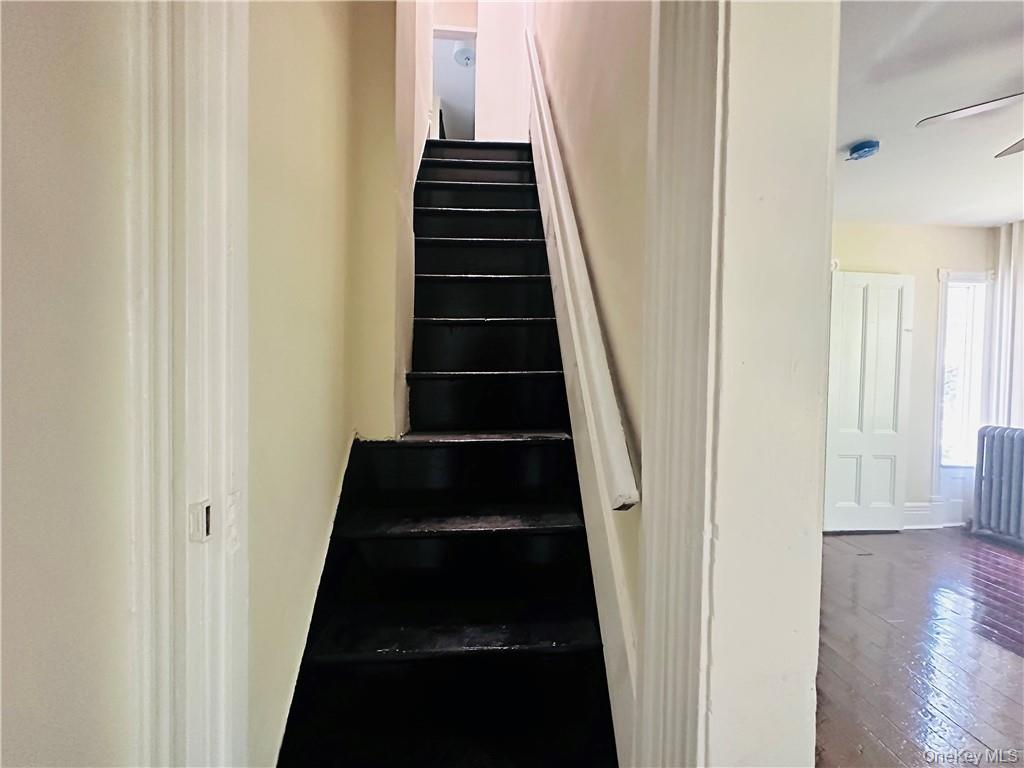 32 Hooker Avenue Property Photo 8