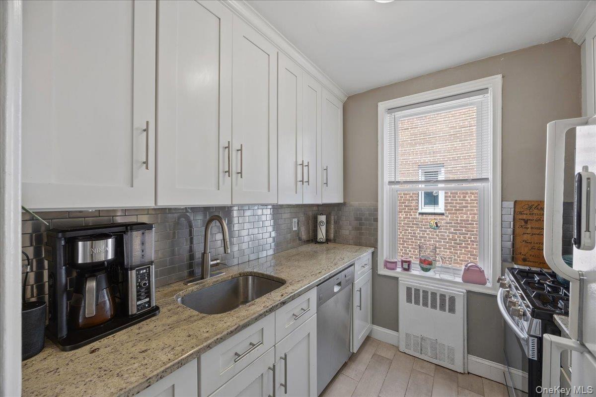 625 Gramatan Avenue 5o Property Photo 10
