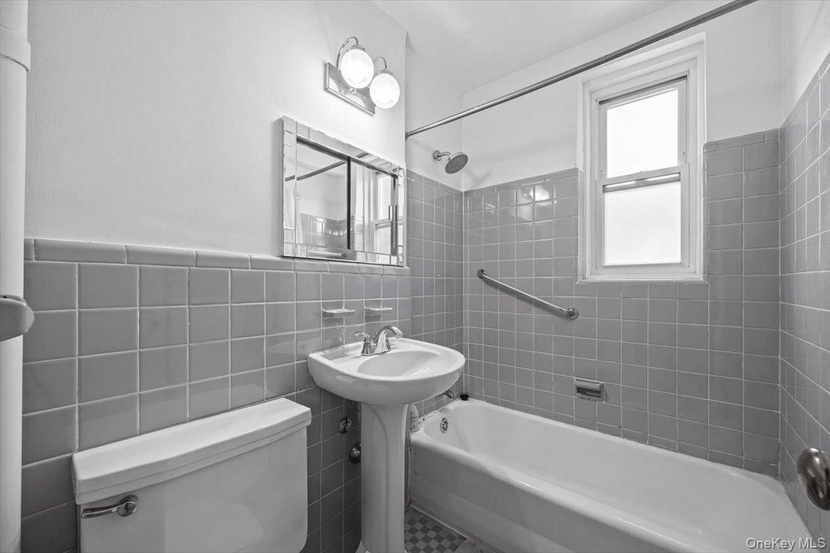 625 Gramatan Avenue 5o Property Photo 18