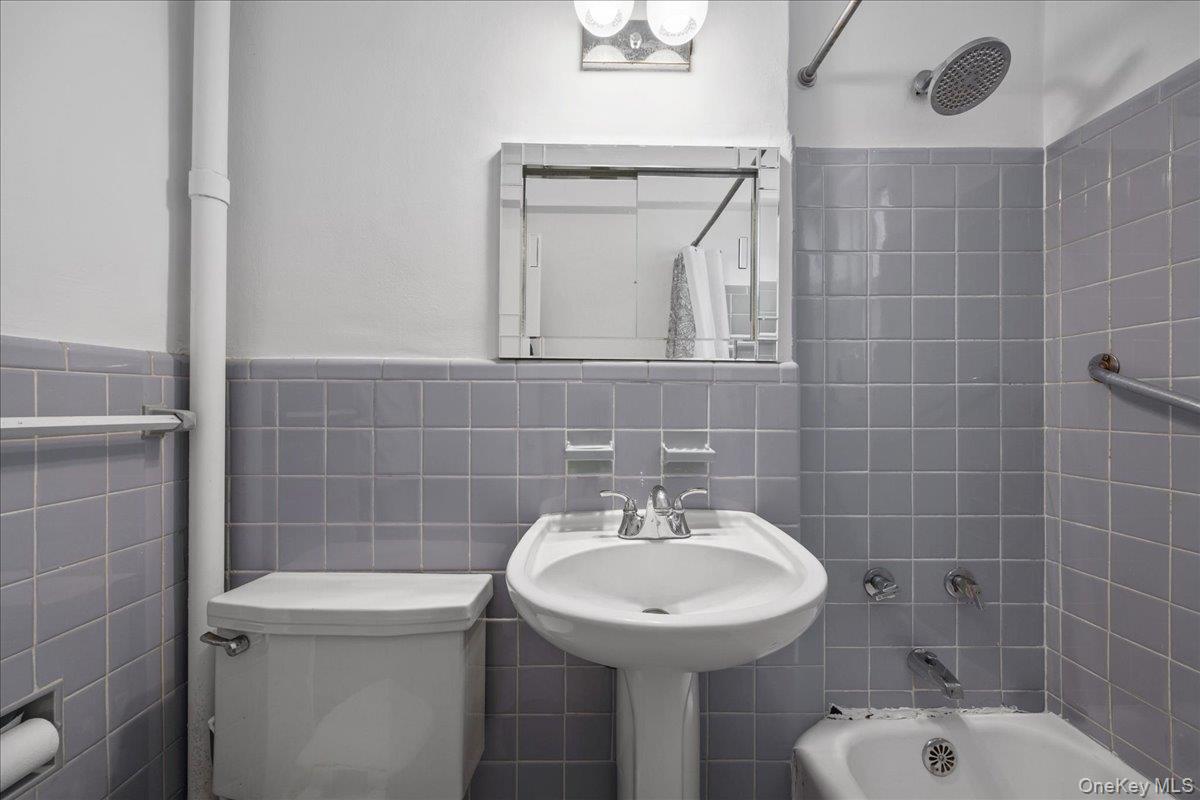 625 Gramatan Avenue 5o Property Photo 19