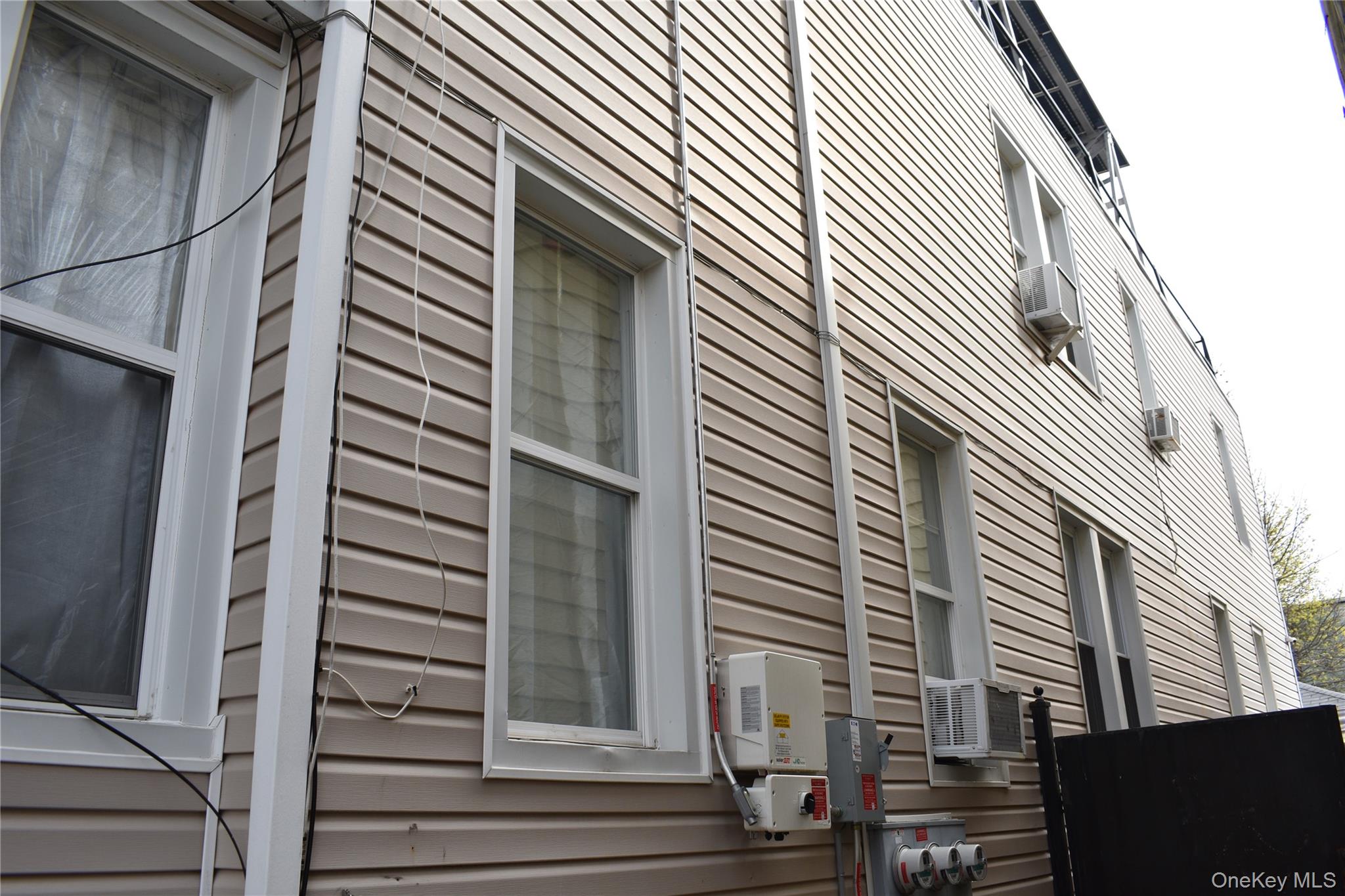 9023 75th Street Property Photo 7