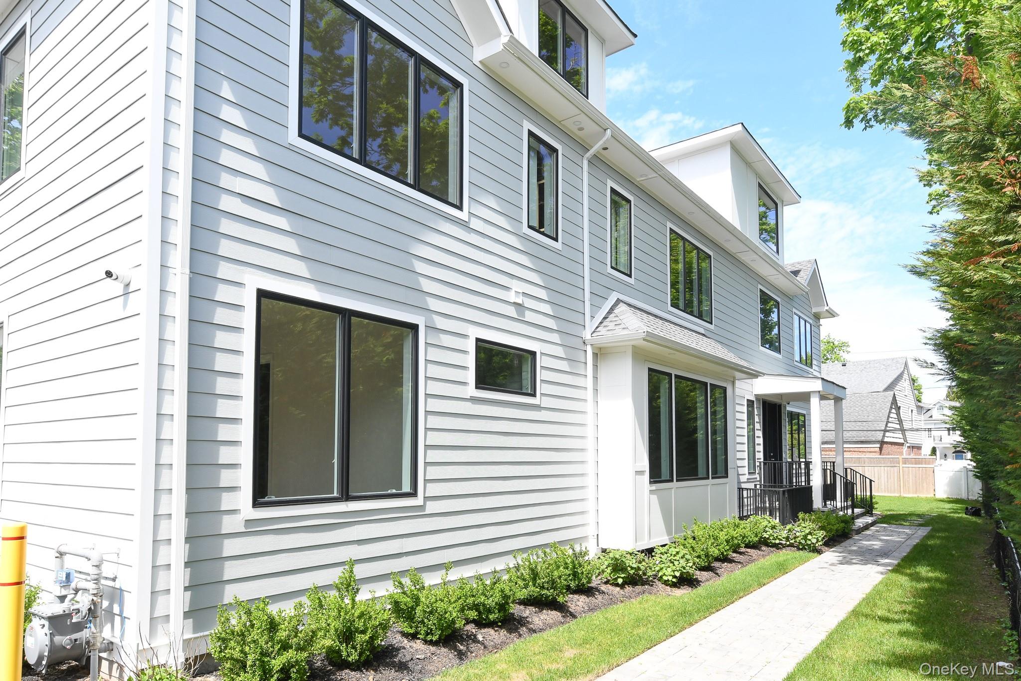 8 Sealy Drive Property Photo 1