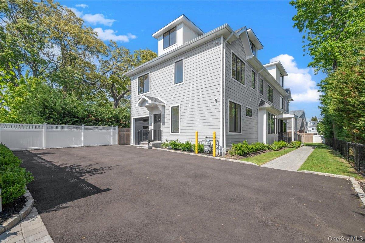 8 Sealy Drive Property Photo 2