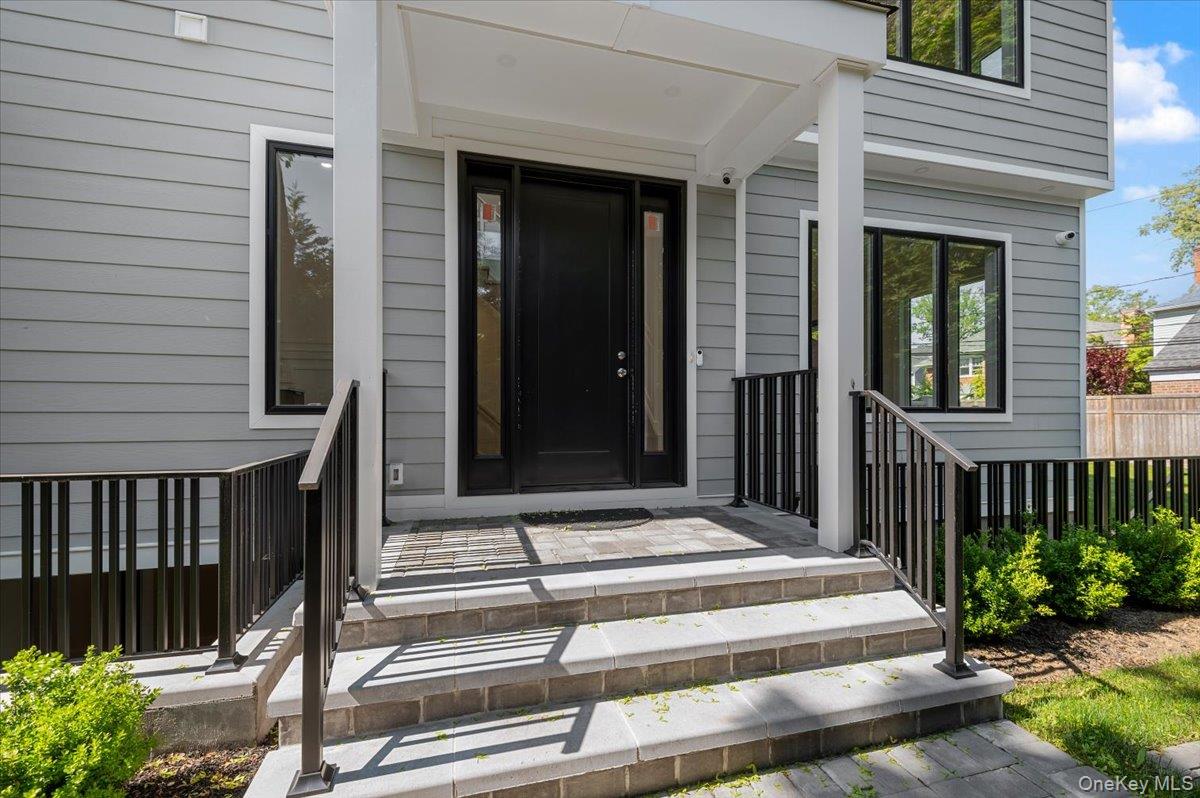8 Sealy Drive Property Photo 3