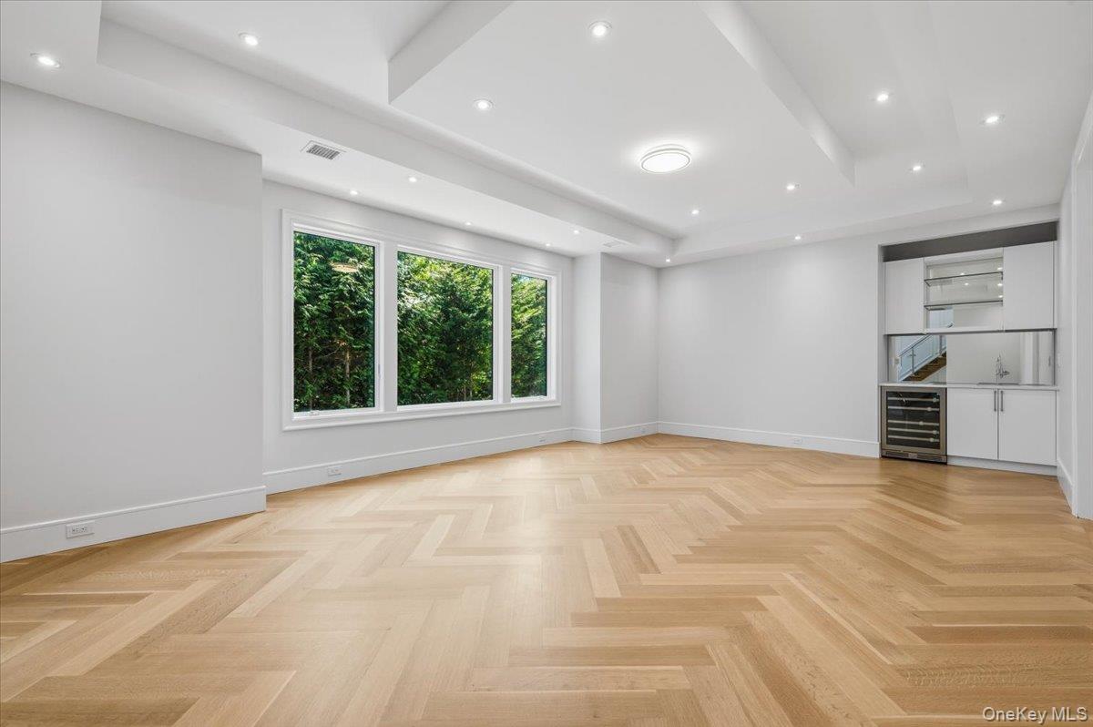 8 Sealy Drive Property Photo 13