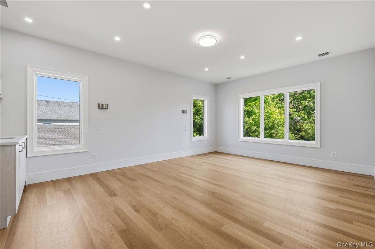8 Sealy Drive Property Photo 18