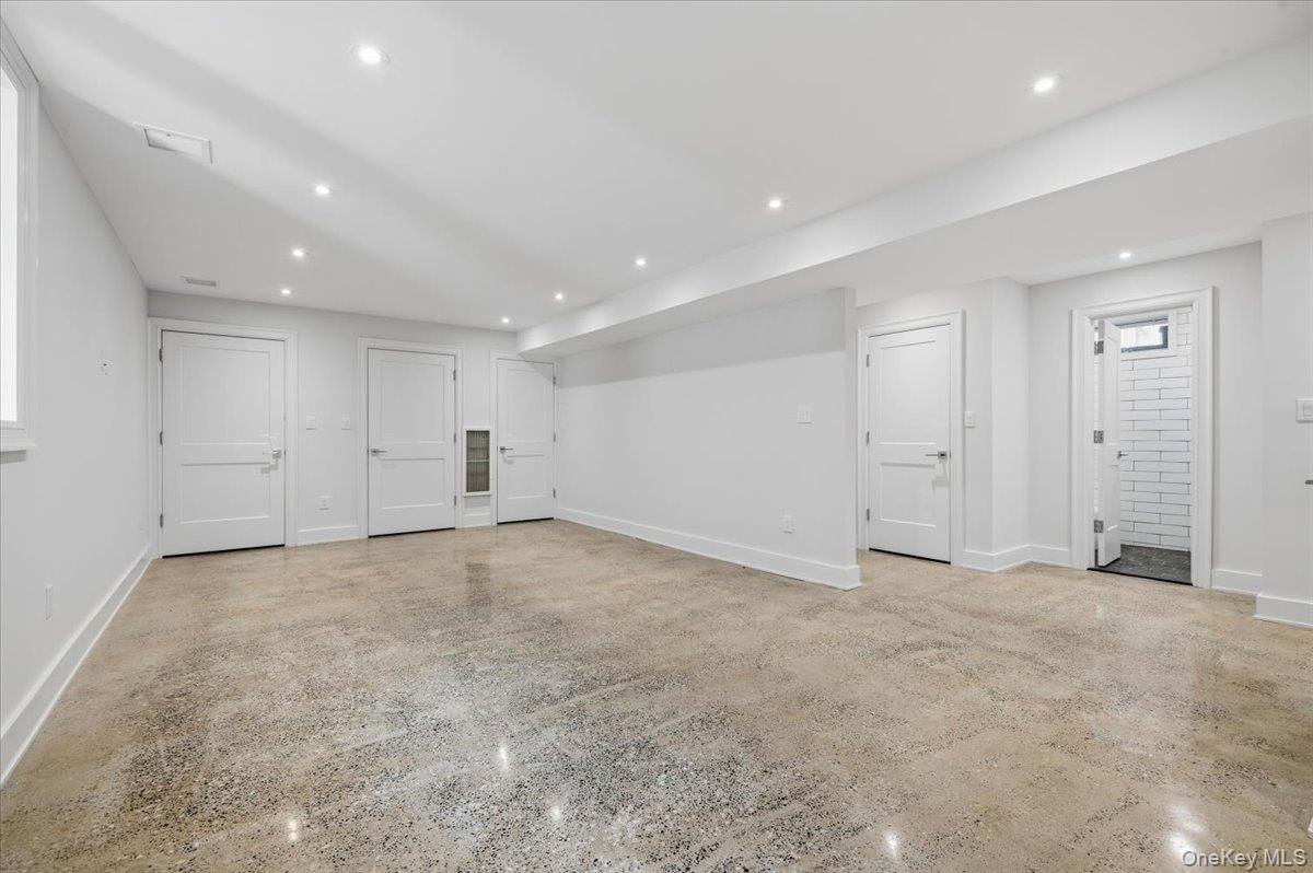 8 Sealy Drive Property Photo 30