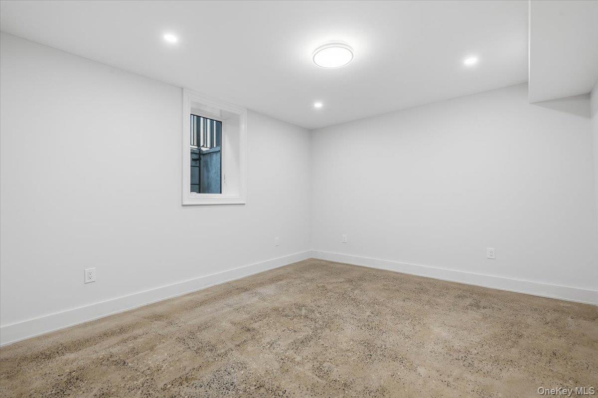 8 Sealy Drive Property Photo 33