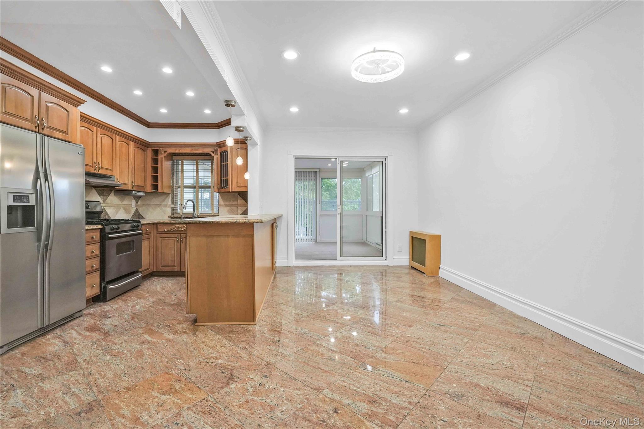 2143 46th Street Property Photo 10