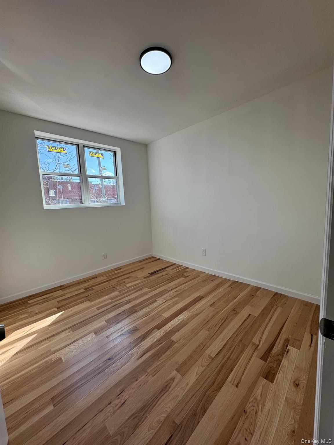 861 Castle Hill Avenue Property Photo 4
