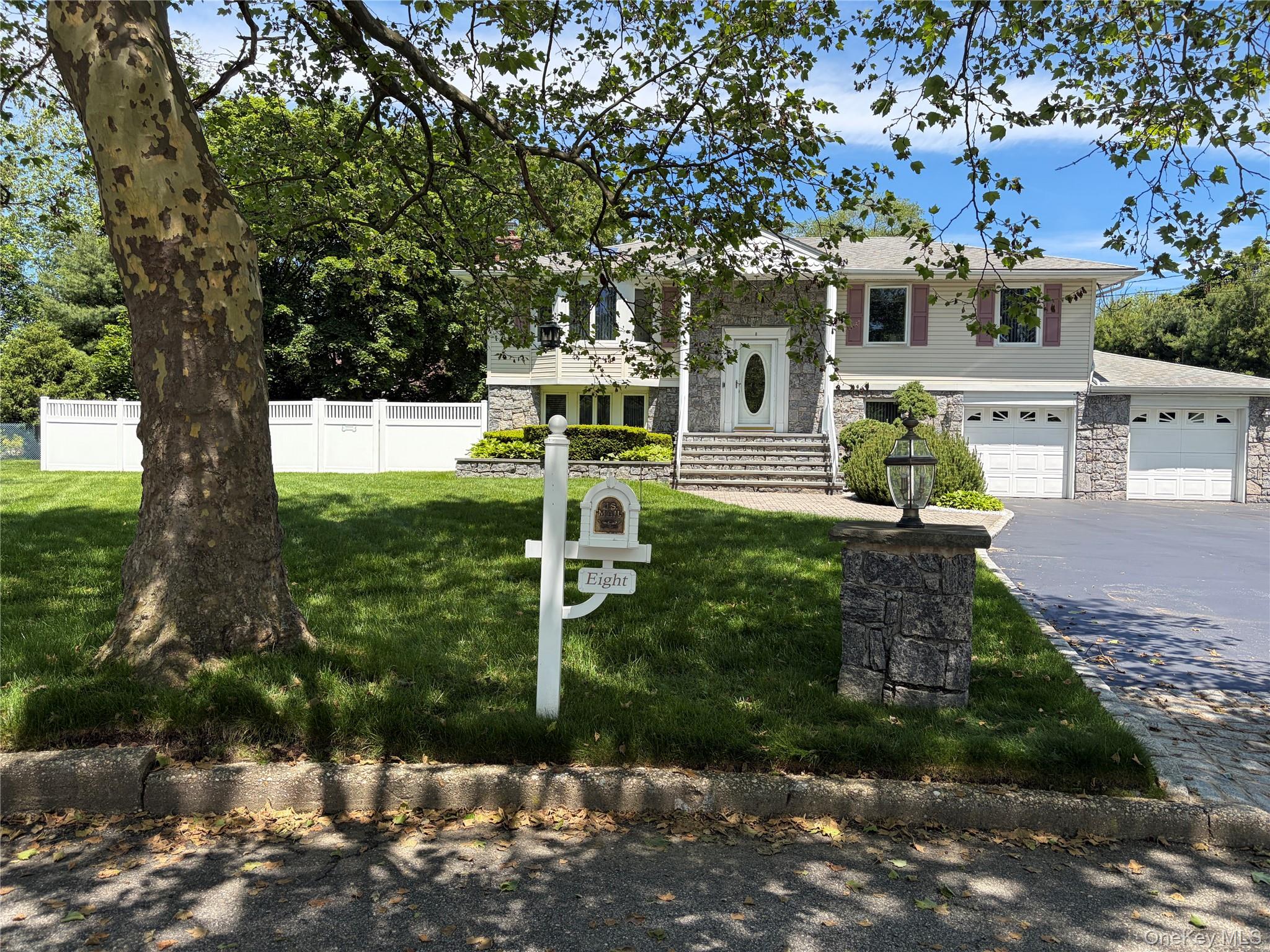 8 Stell Lane Property Photo 1