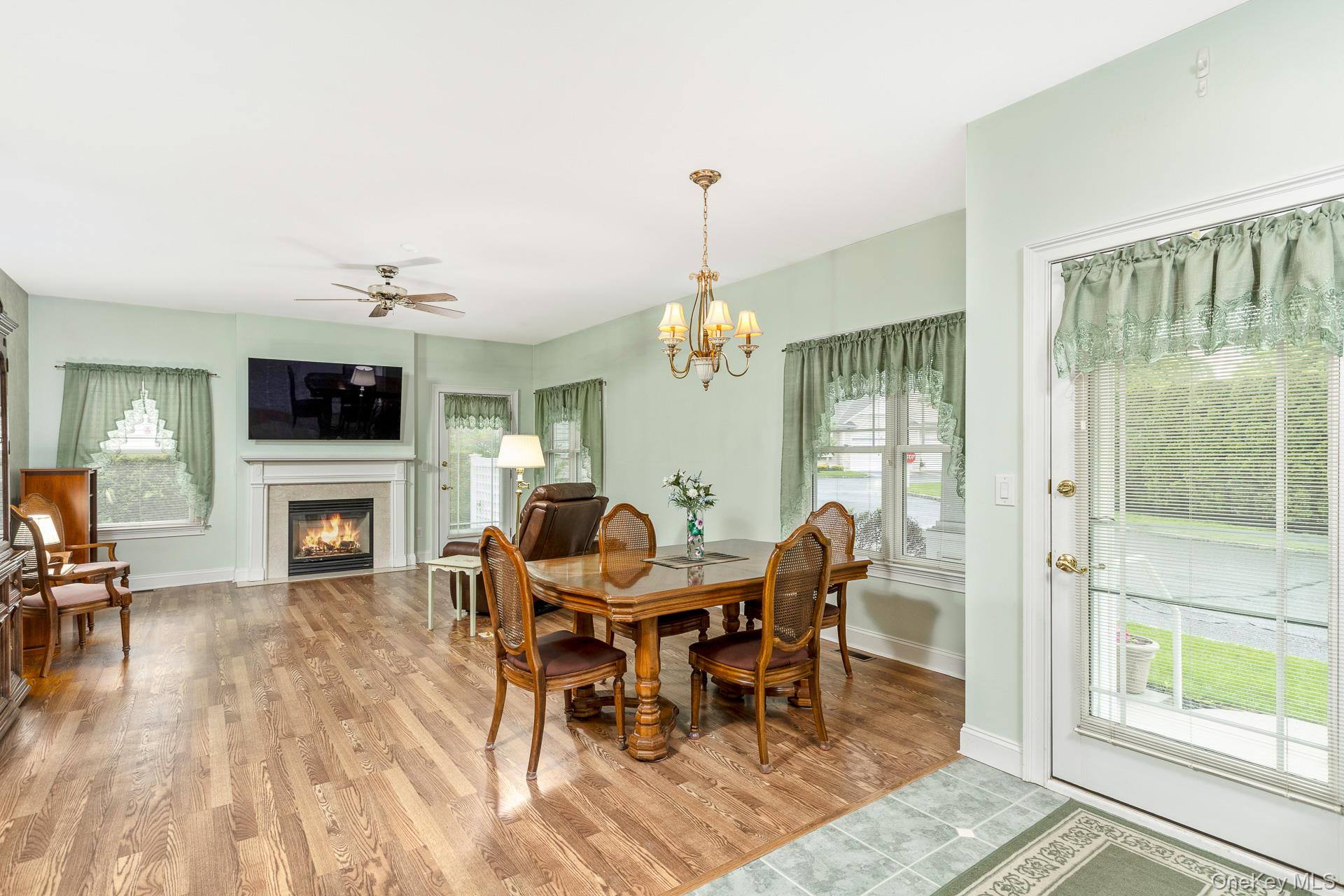 45 Oak Run Property Photo 4