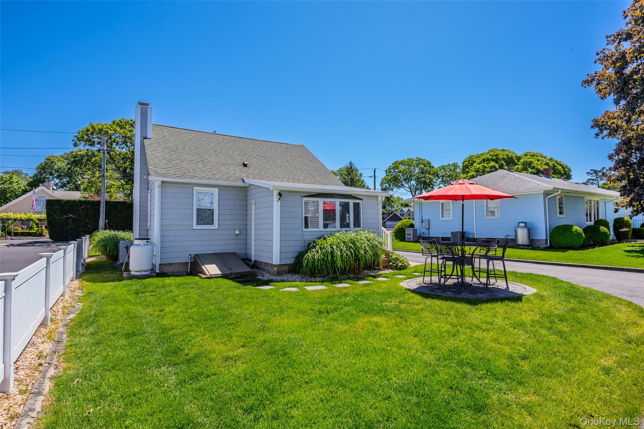 83 Beach Road Property Photo 3