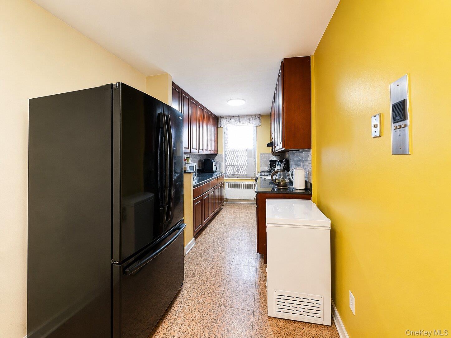 60-11 Broadway 5t Property Photo 9