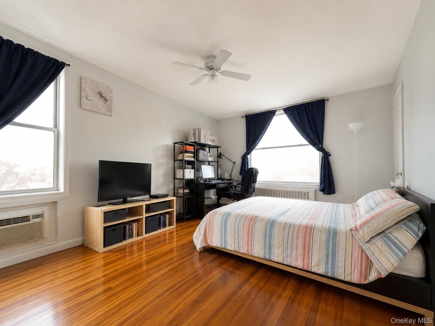 60-11 Broadway 5t Property Photo 10