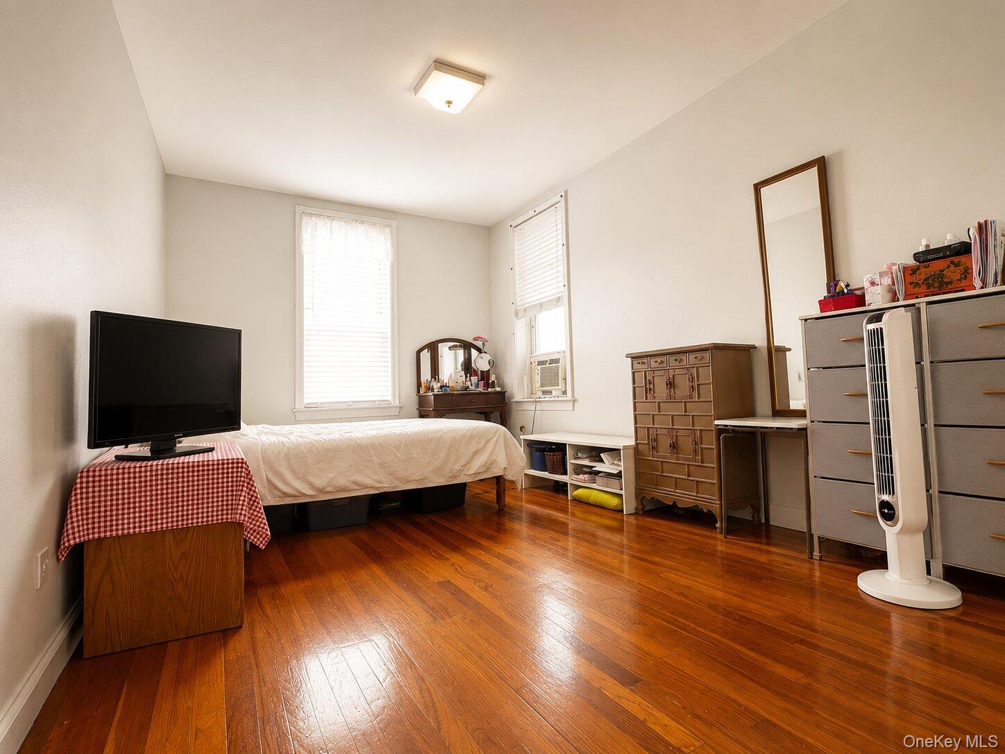 60-11 Broadway 5t Property Photo 12