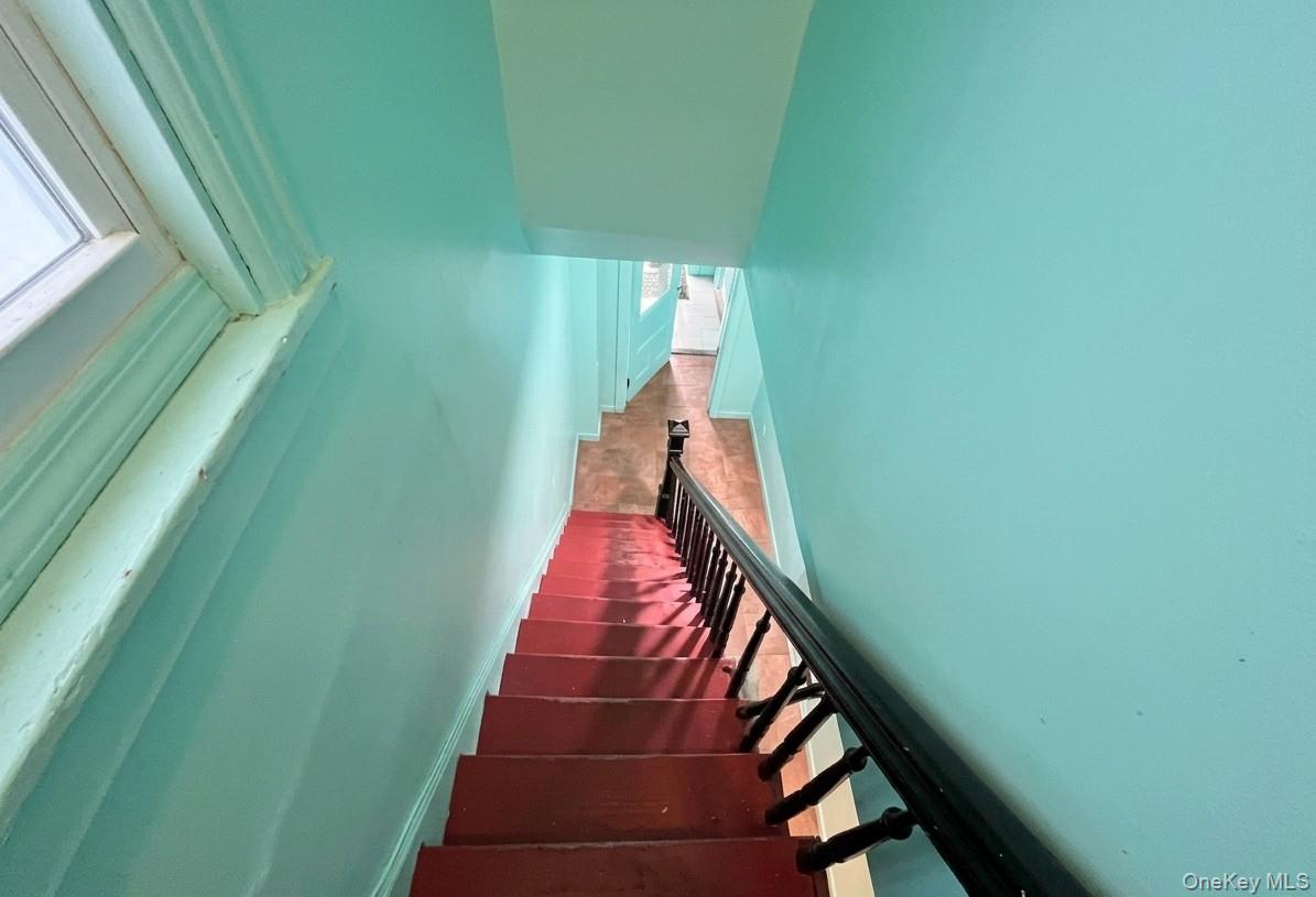 1542 Saint Lawrence Avenue Property Photo 4