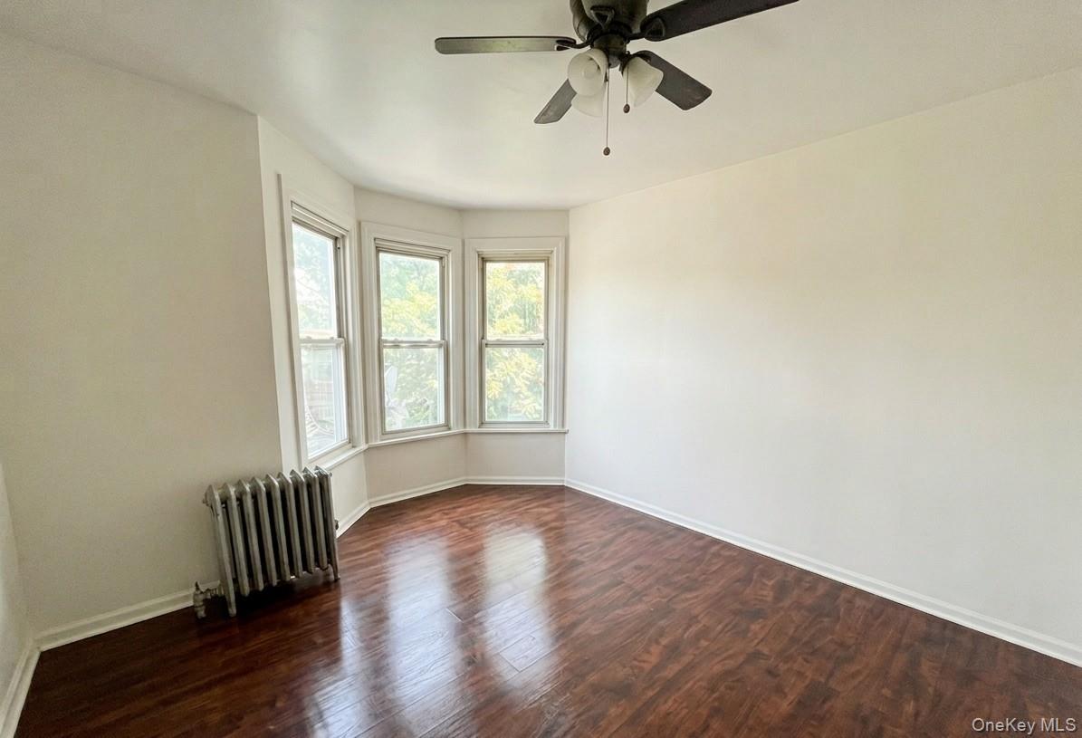 1542 Saint Lawrence Avenue Property Photo 12