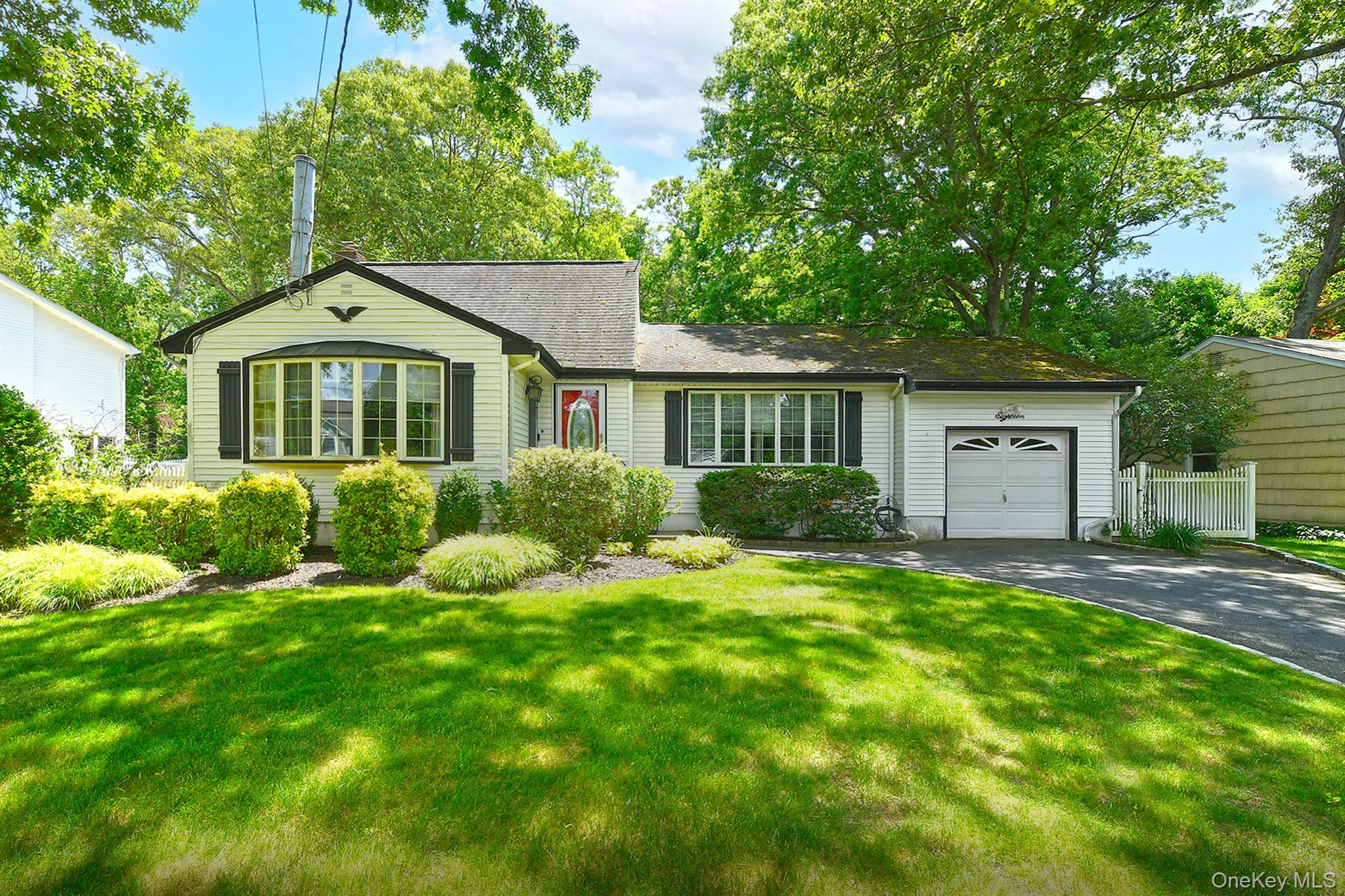 18 Homeland Drive Property Photo 1