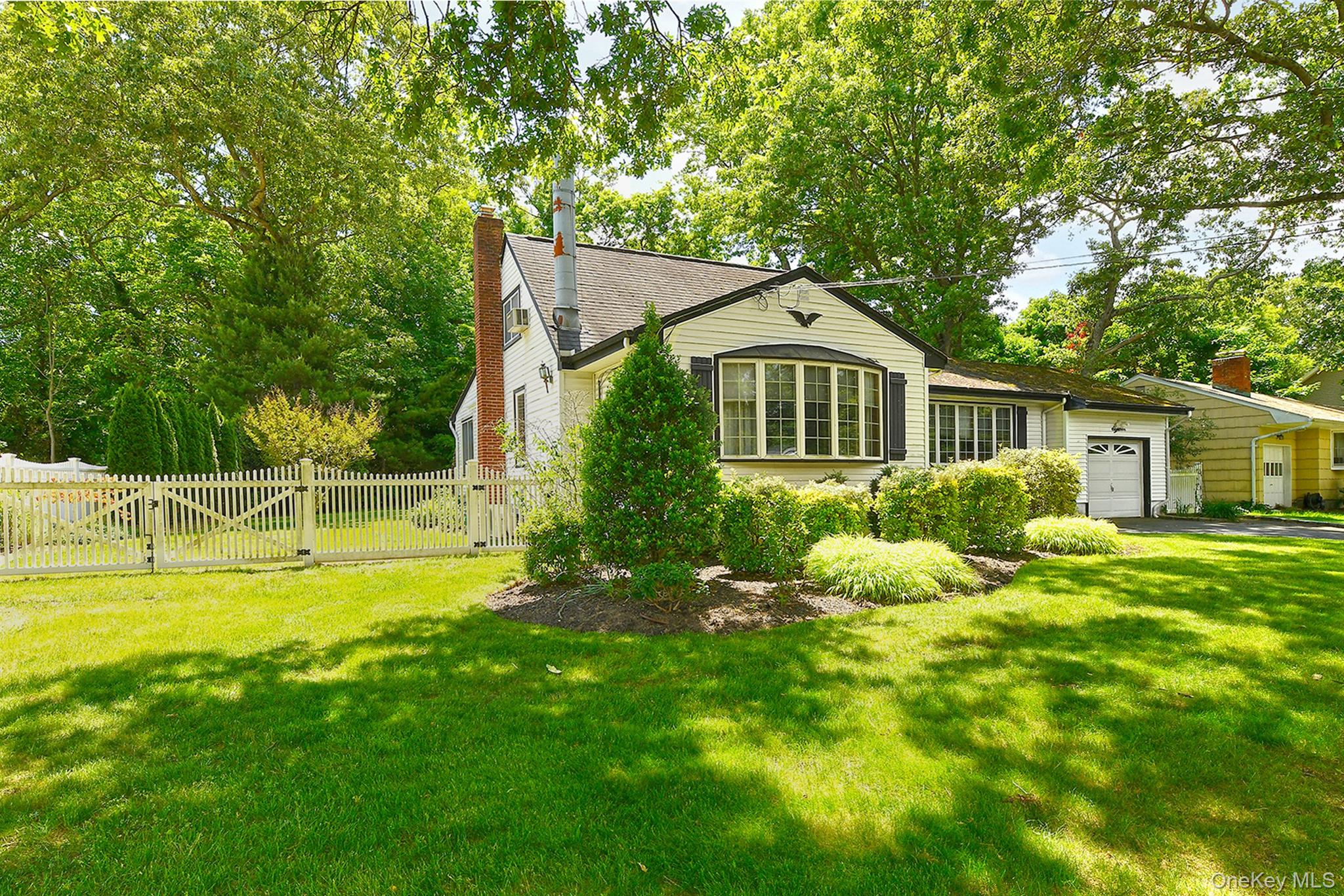 18 Homeland Drive Property Photo 3