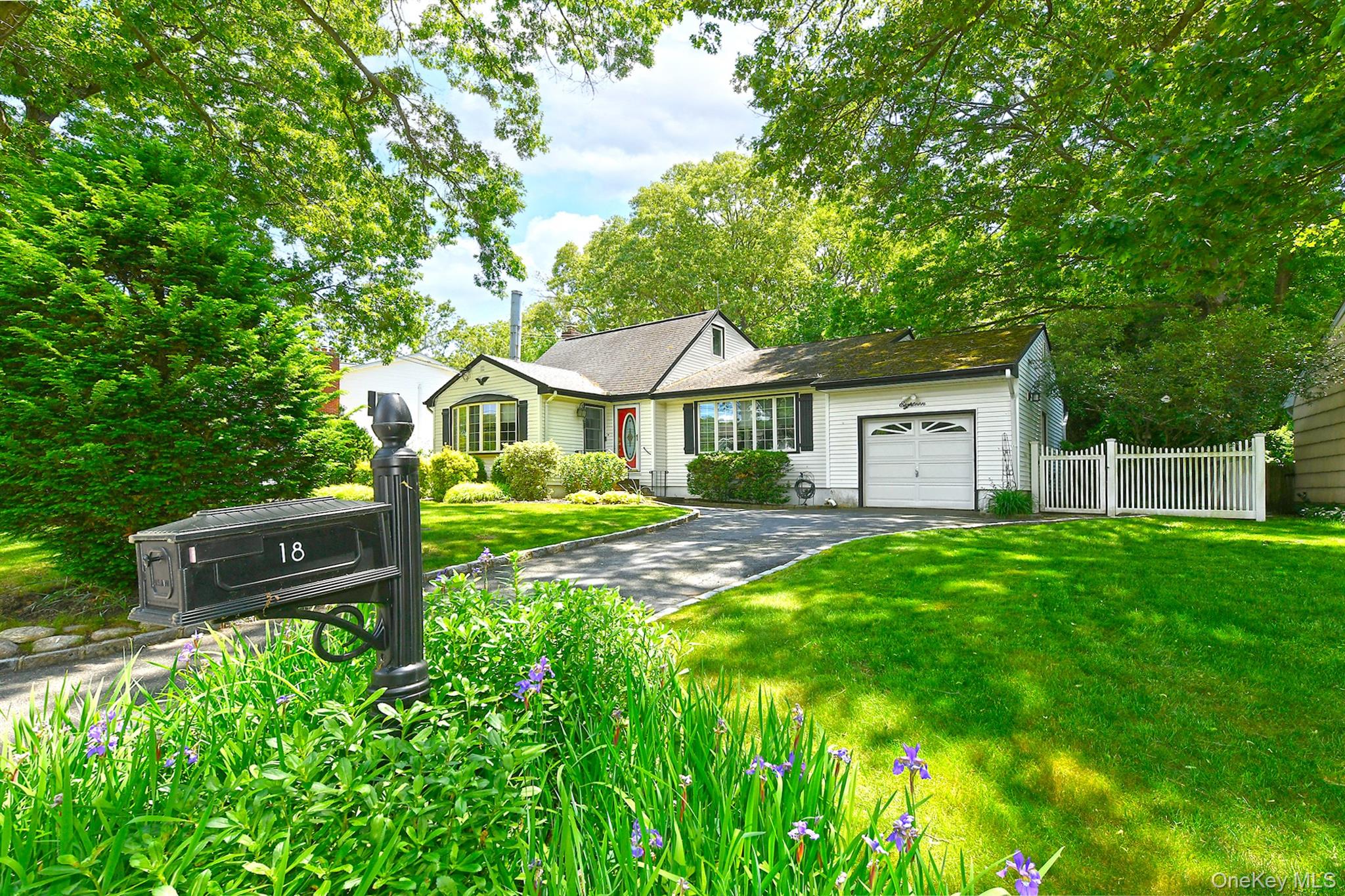 18 Homeland Drive Property Photo 4
