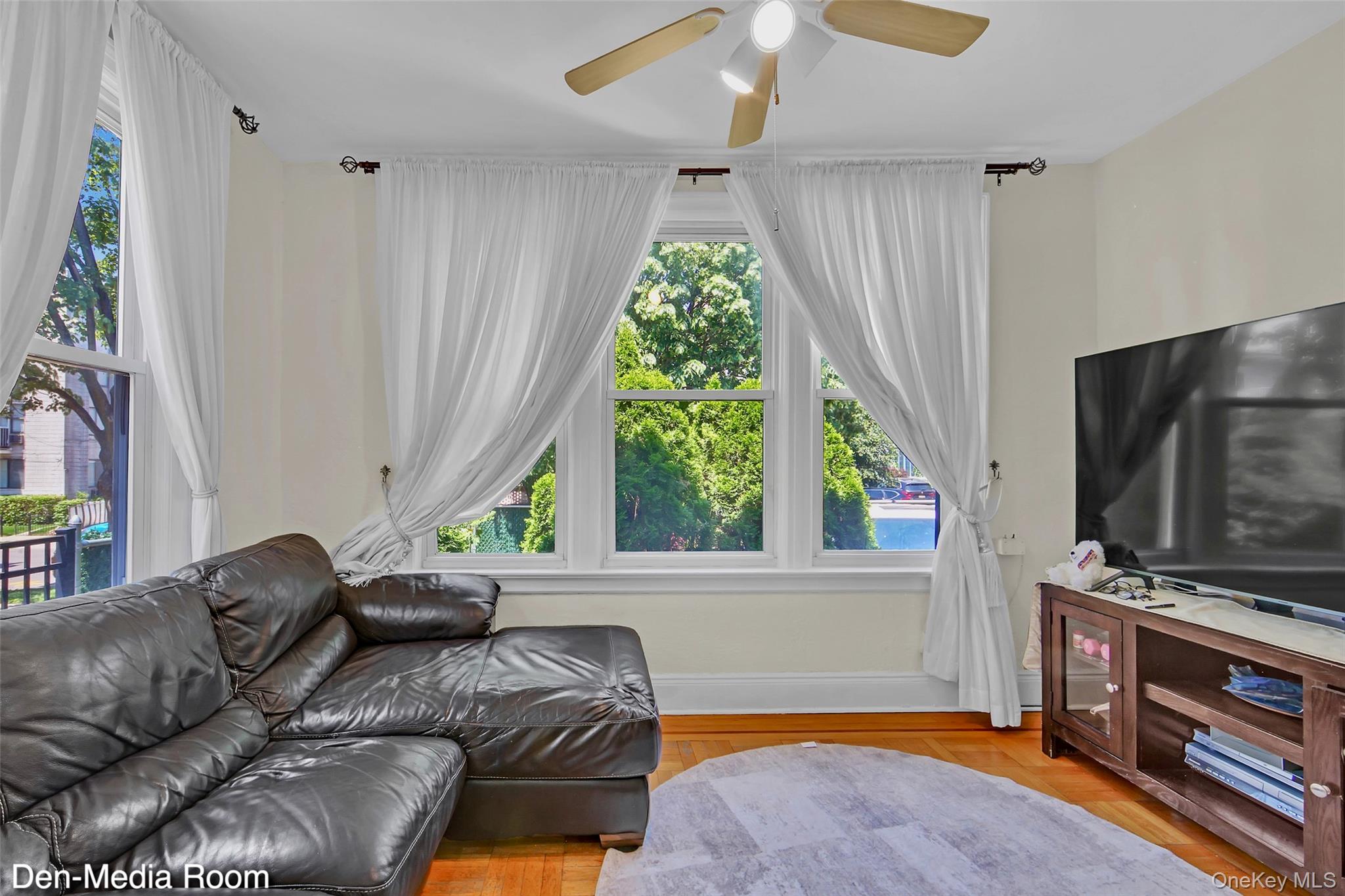 11116 76th Drive Property Photo 6