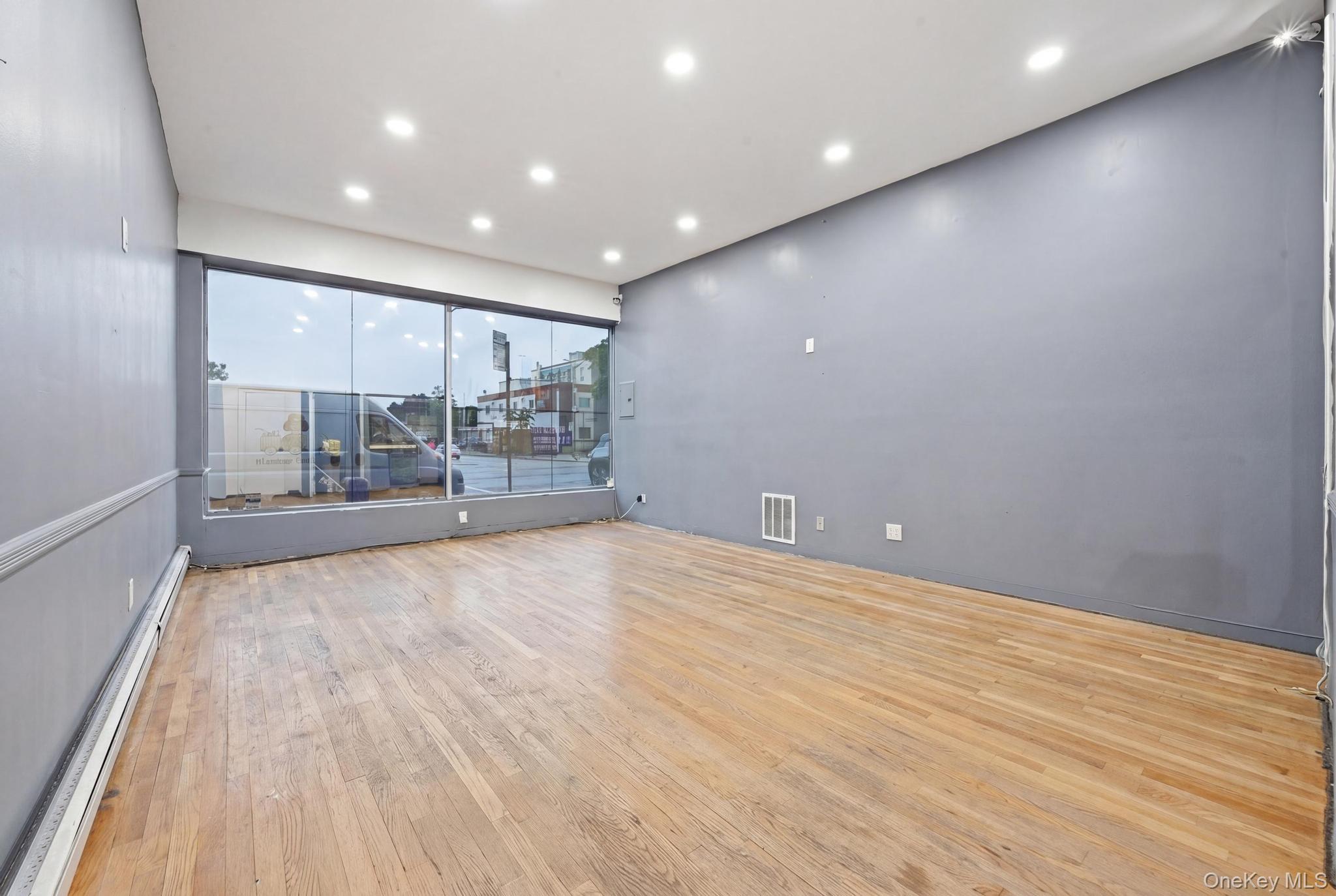139-27 Queens Blvd Property Photo 2
