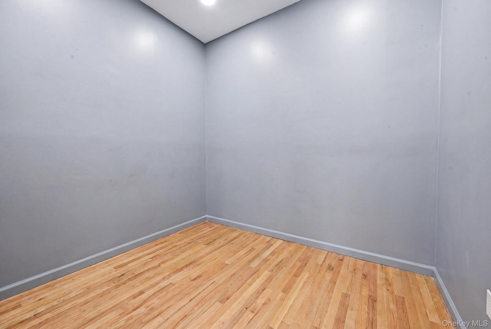 139-27 Queens Blvd Property Photo 4