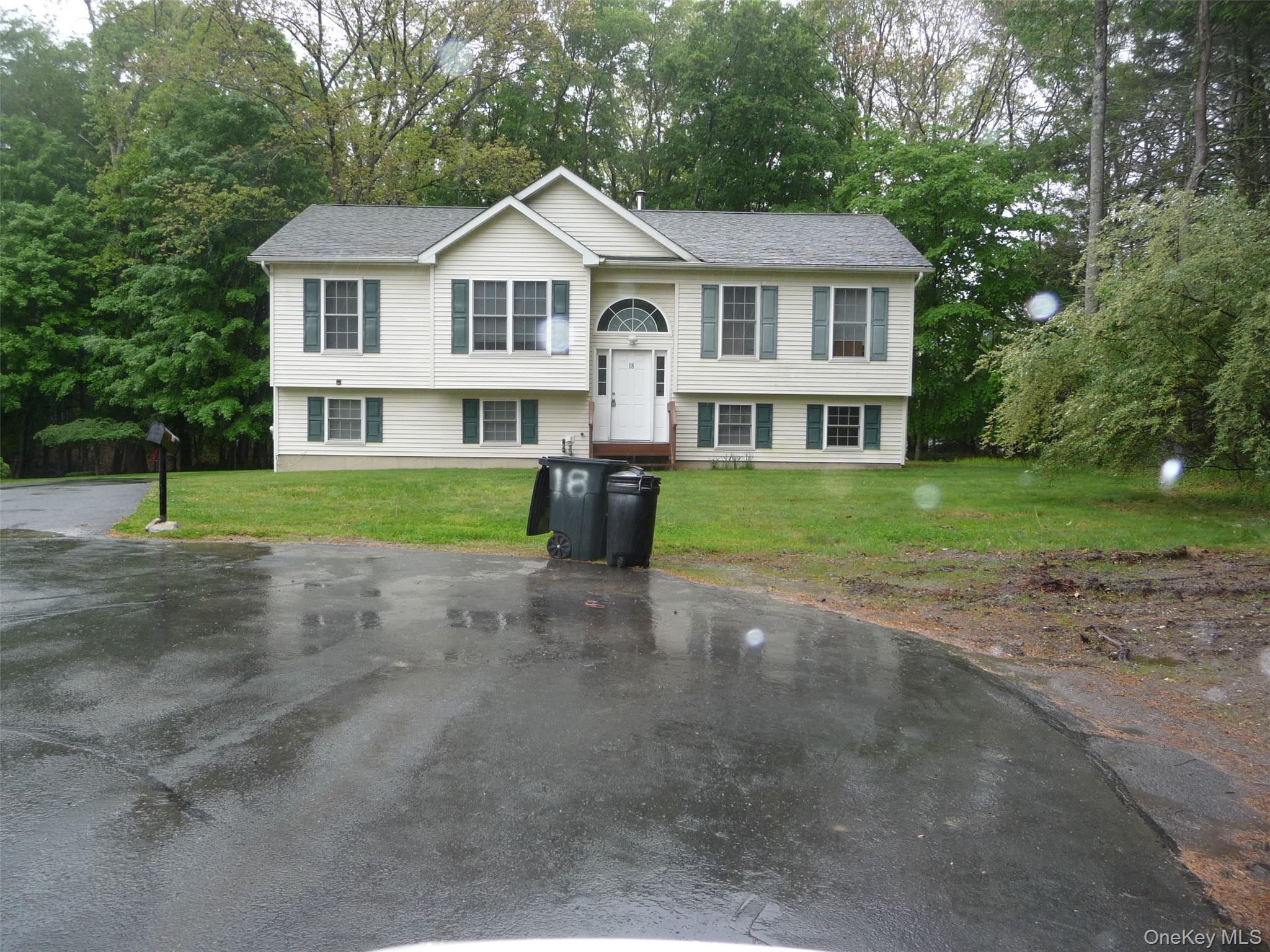 18 Penny Lane Property Photo 1