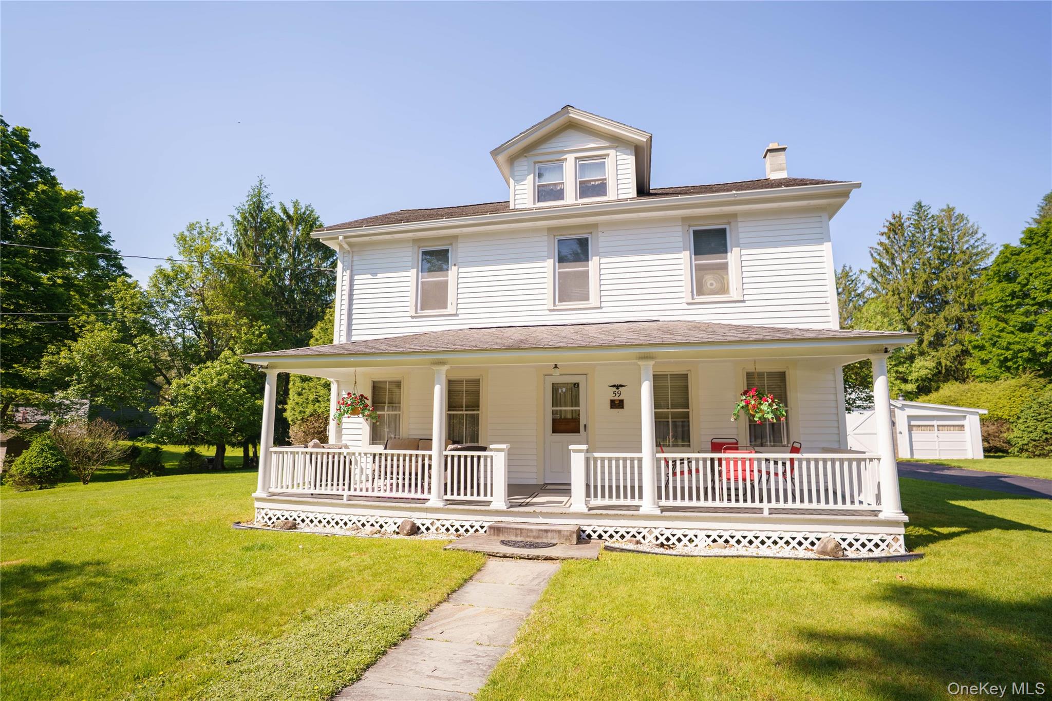 59 2nd Avenue Property Photo 1