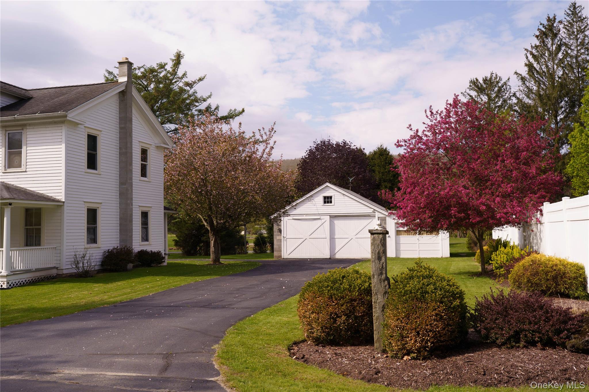 59 2nd Avenue Property Photo 4