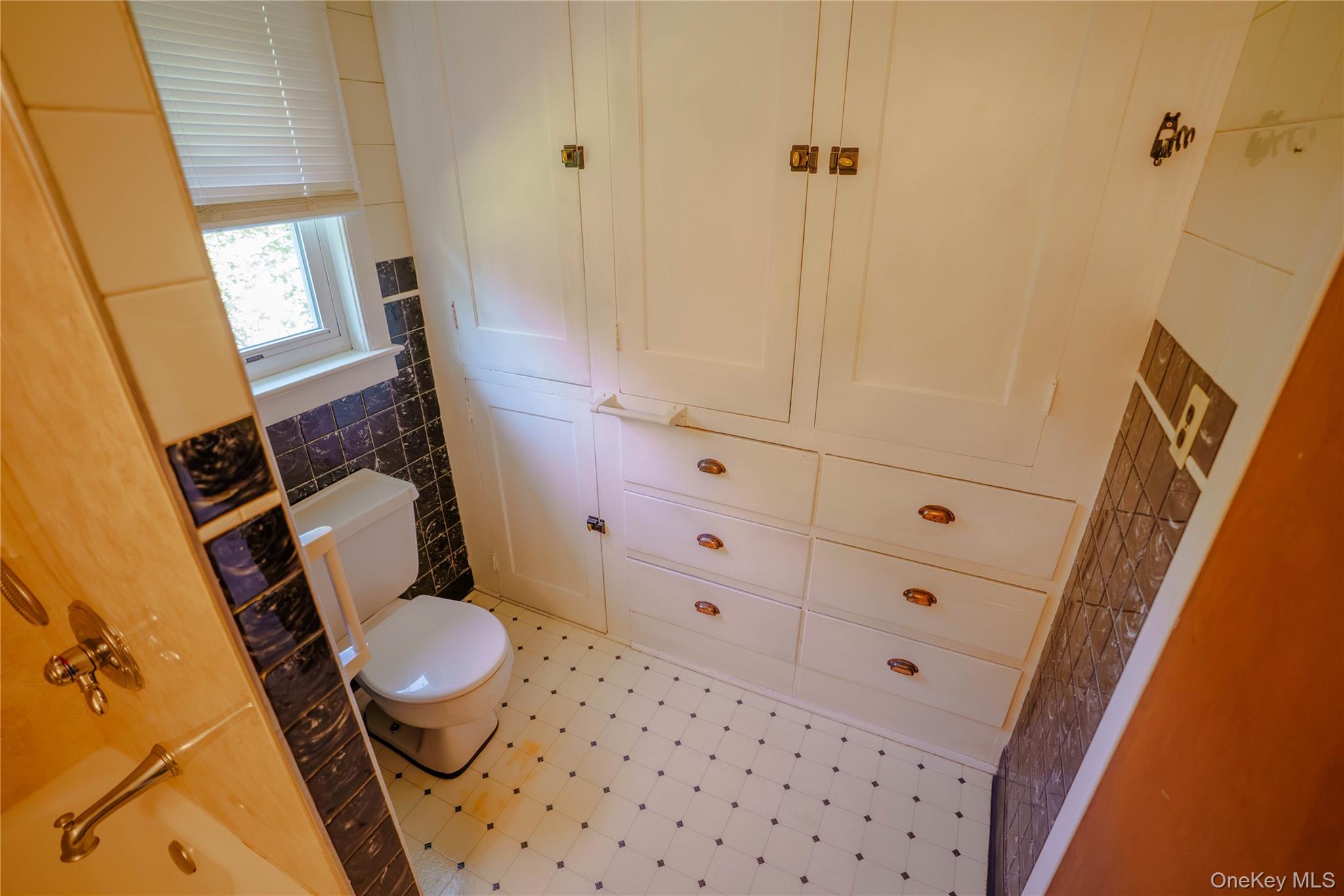 59 2nd Avenue Property Photo 15