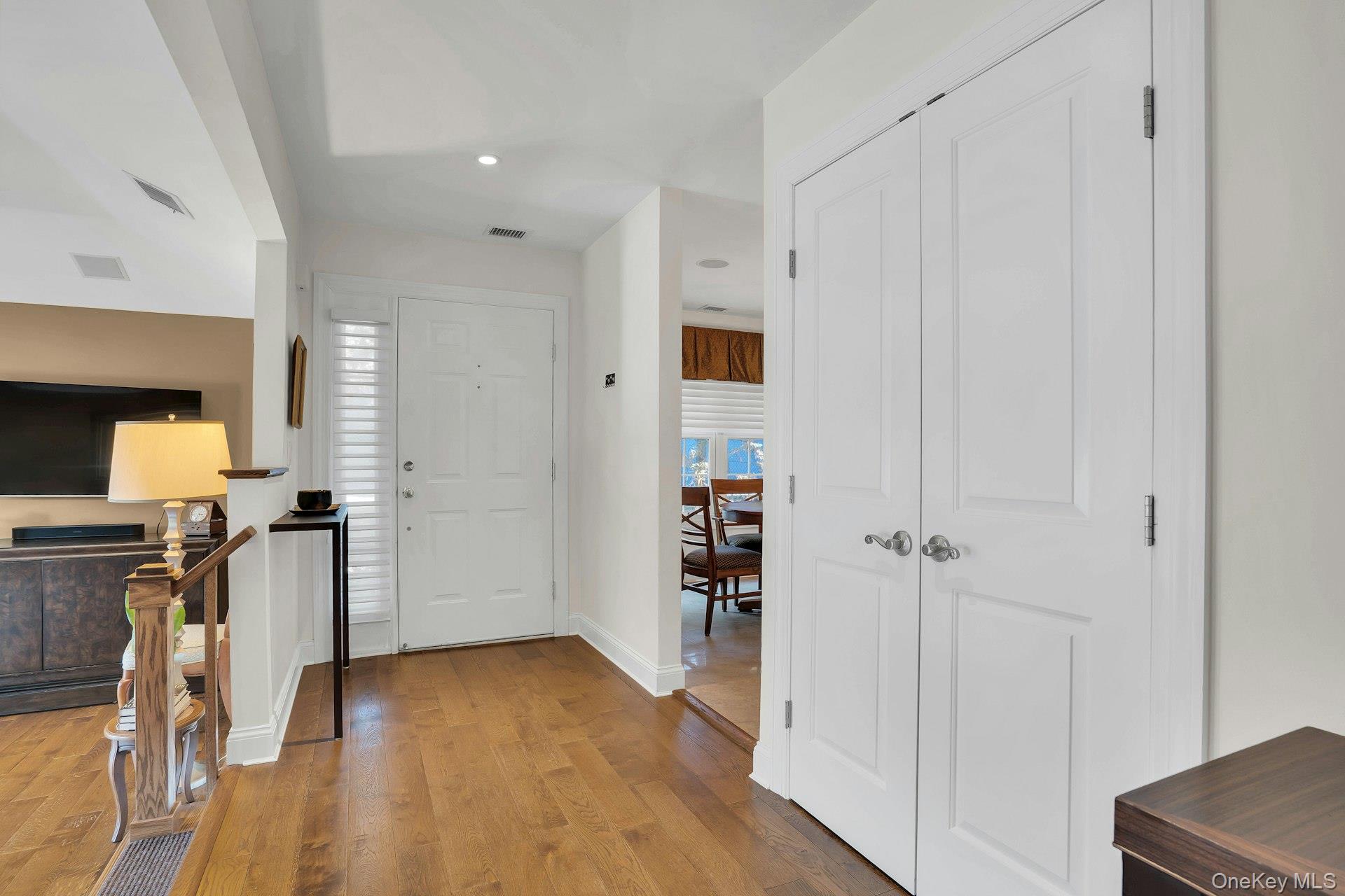30 Lakebridge Drive Property Photo 8