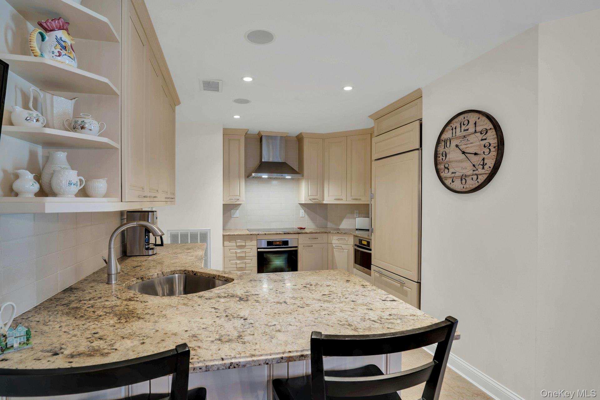 30 Lakebridge Drive Property Photo 16