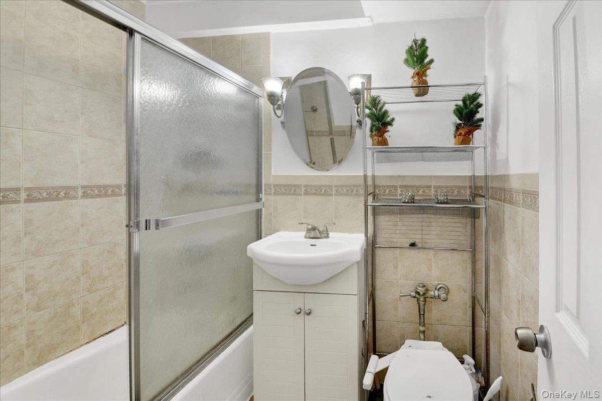 2835 Webb Avenue 4b Property Photo 8