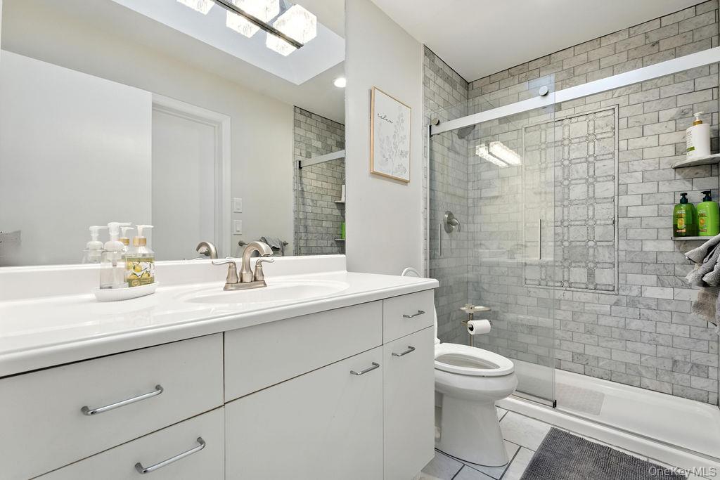 100 Manor Lane Property Photo 12
