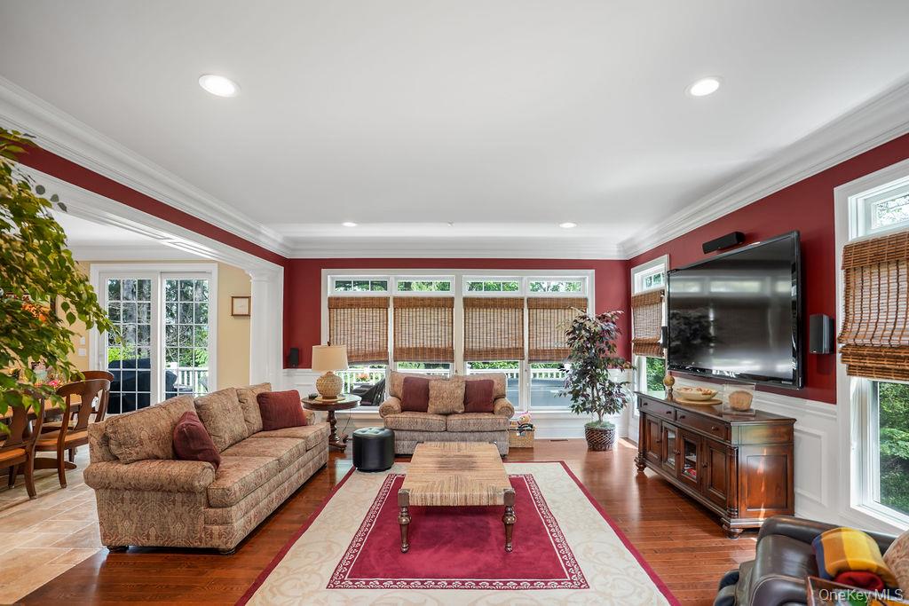 899 Harbor View Road Property Photo 8