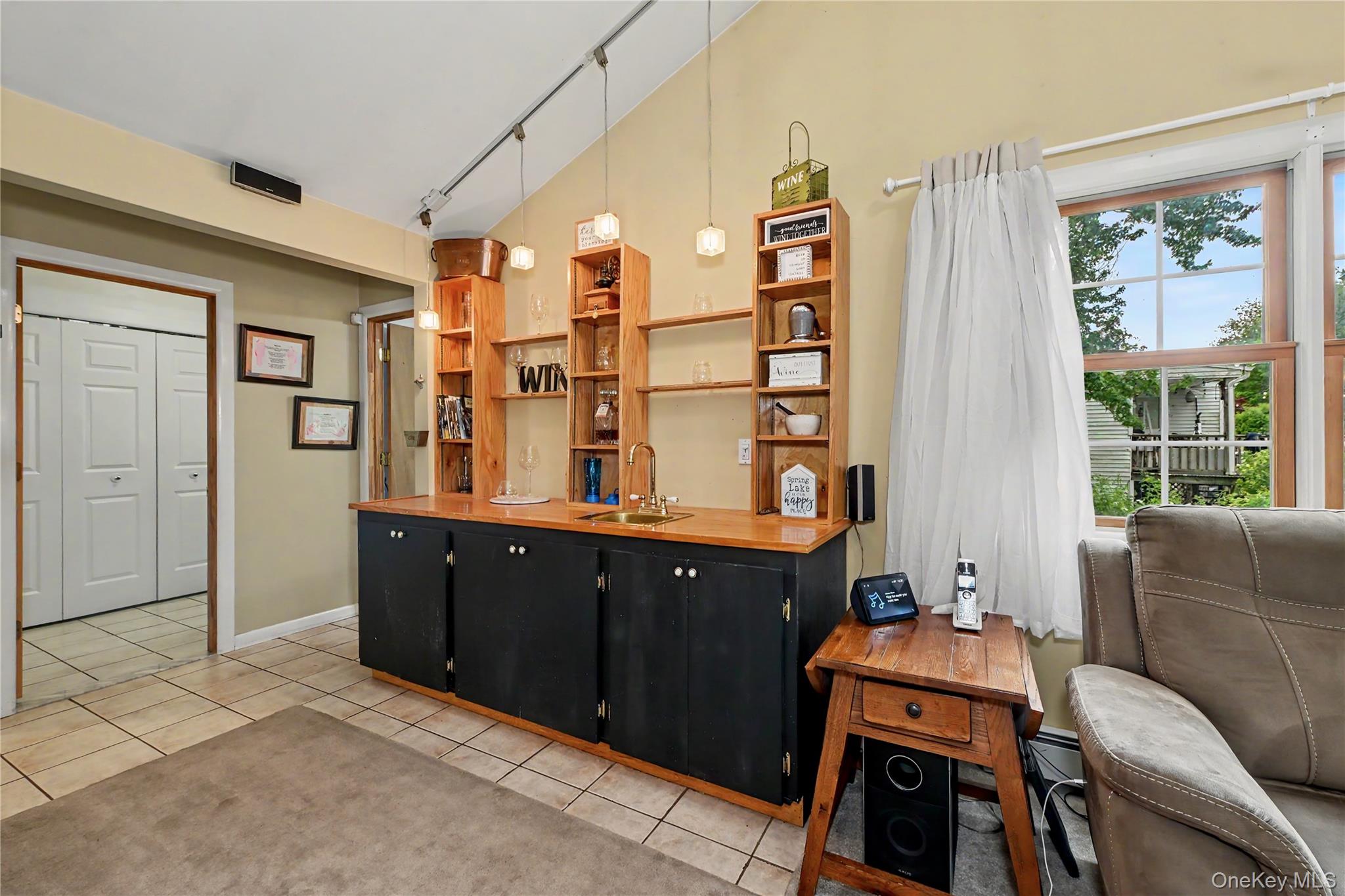 52 Everett Road Property Photo 12