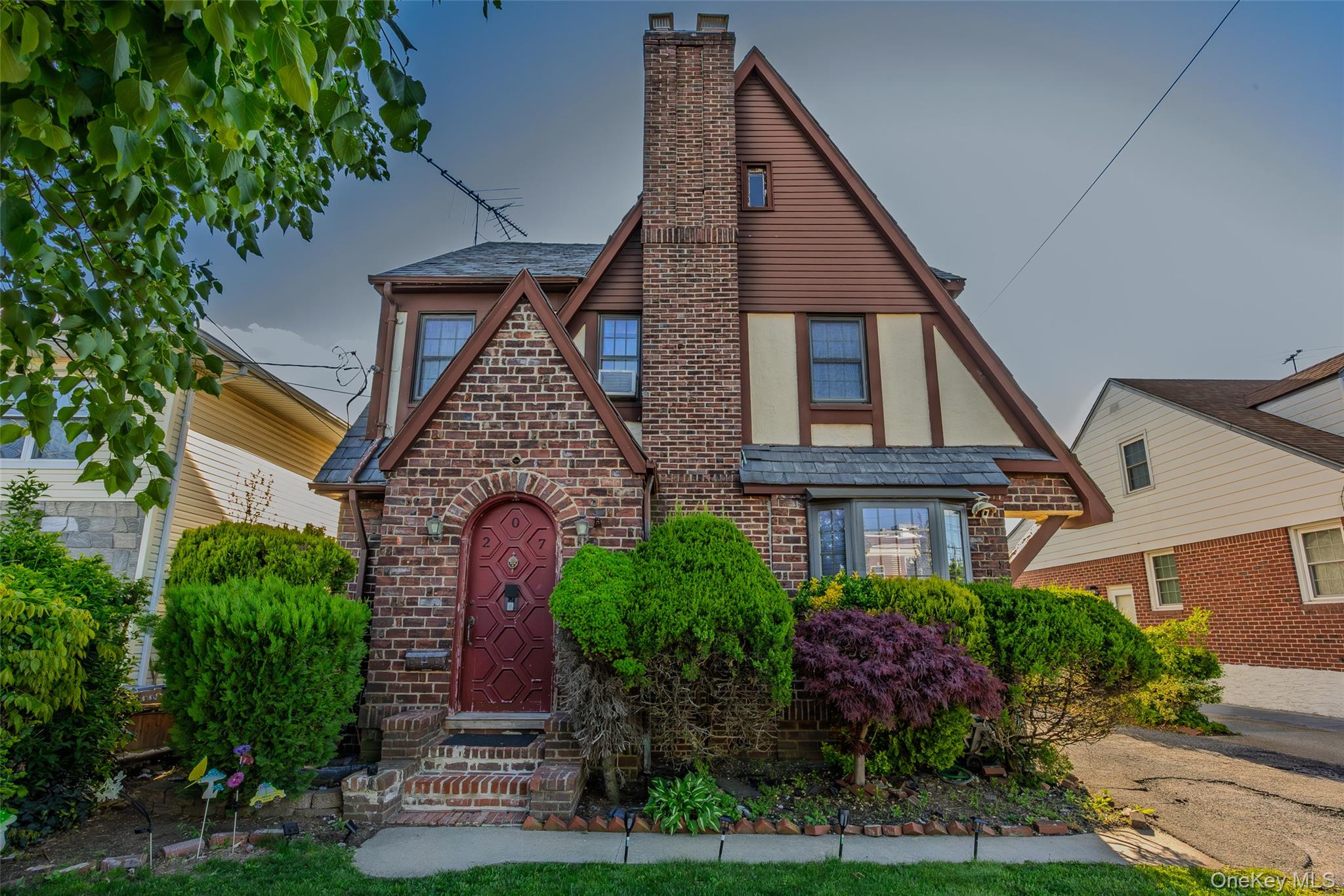 207 New Hyde Park Road Property Photo 1